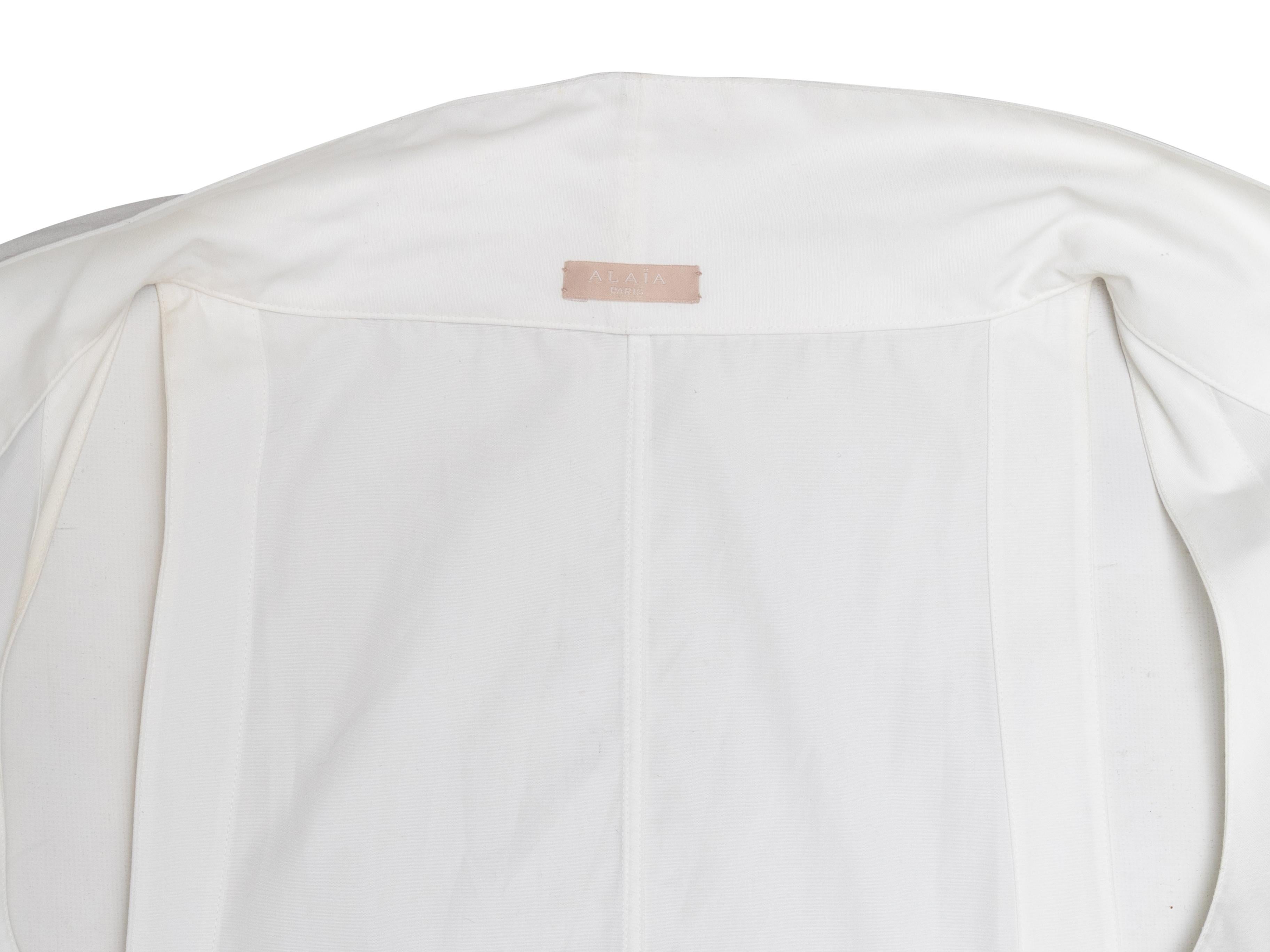 Weißes Alaia Ärmelloses Kleid mit Rüschenbesatz Größe FR 38 im Zustand „Gut“ im Angebot in New York, NY