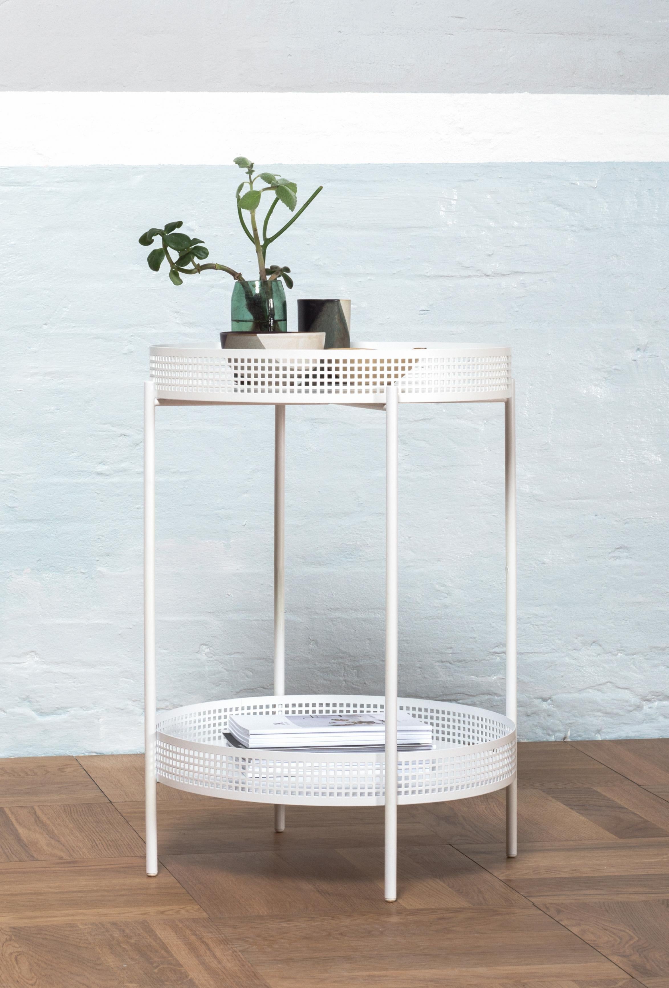 White Ami Side Table by OK Design
Dimensions: D 40 x H 59.5 cm.
Materials: Powder-coated metal.

Available in black or white. Please contact us.

Ami is a sophisticated little side table with a detachable tray top. It is made of perforated metal and