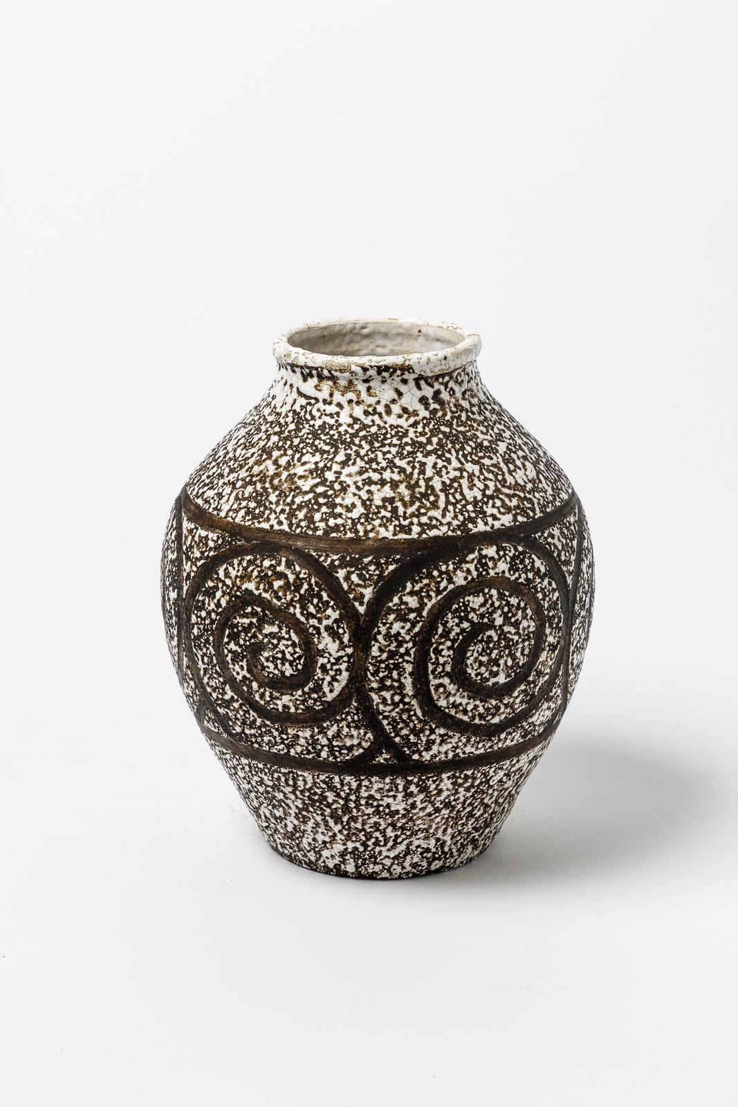 Art déco Vase en céramique Art Déco blanc et noir du 20ème siècle dans le style de Jean Besnard 1930 en vente