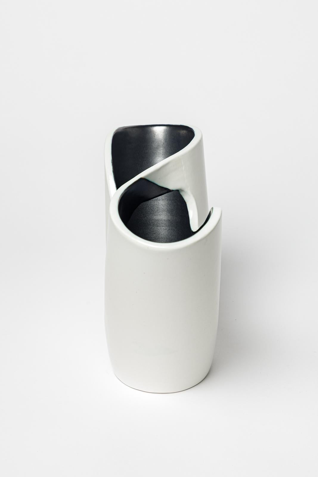 white and black 20th century design ceramic vase by Fernand Elchinger 1950 For Sale 1