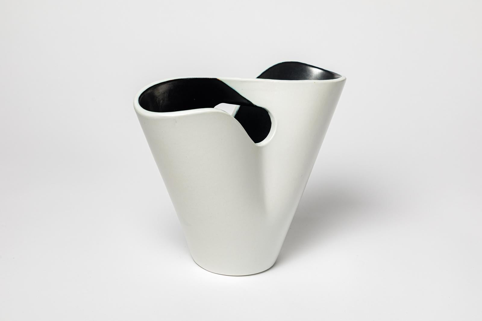 white and black 20th century design ceramic vase by Fernand Elchinger 1950 For Sale 2