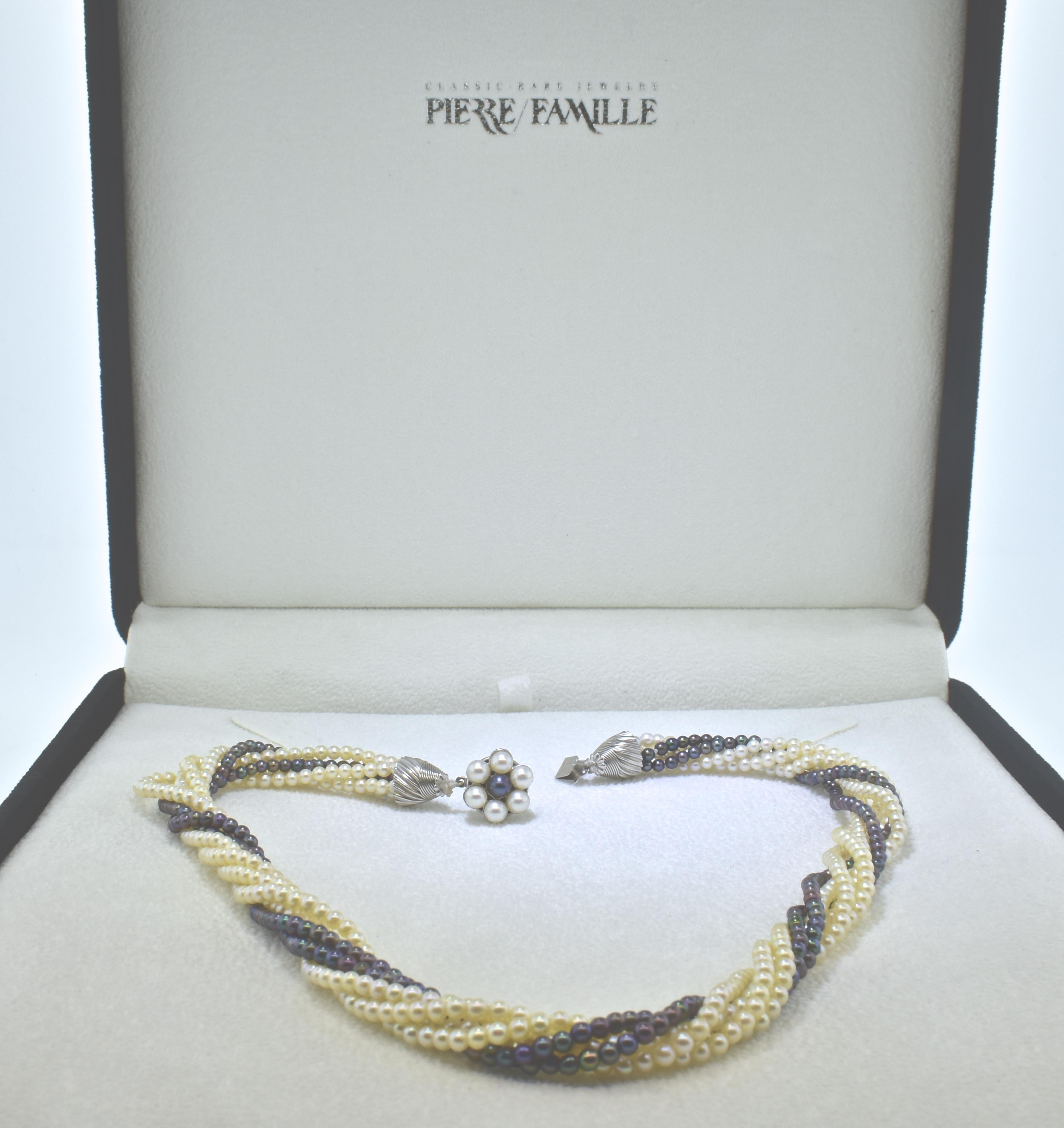   Weiße und schwarze Akoya-Perlen mit schickem Weißgold-Verschluss/Anhänger, Contemporary (Moderne) im Angebot