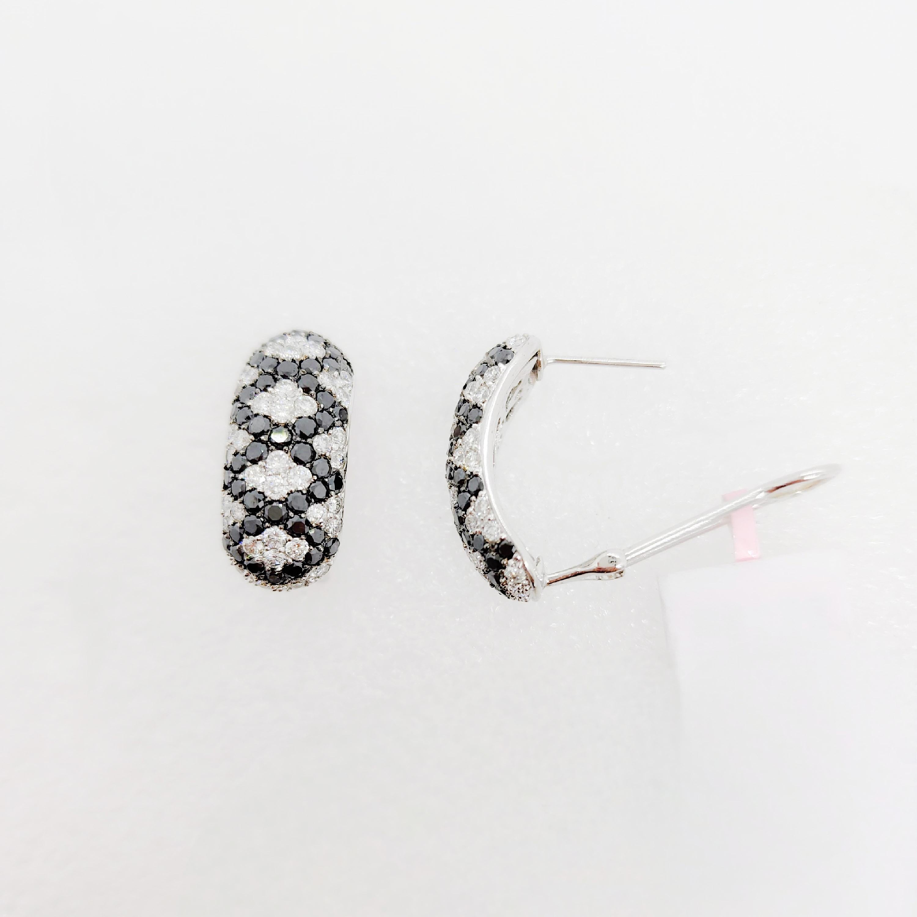 White and Black Diamond Earrings in 14k White Gold For Sale 1
