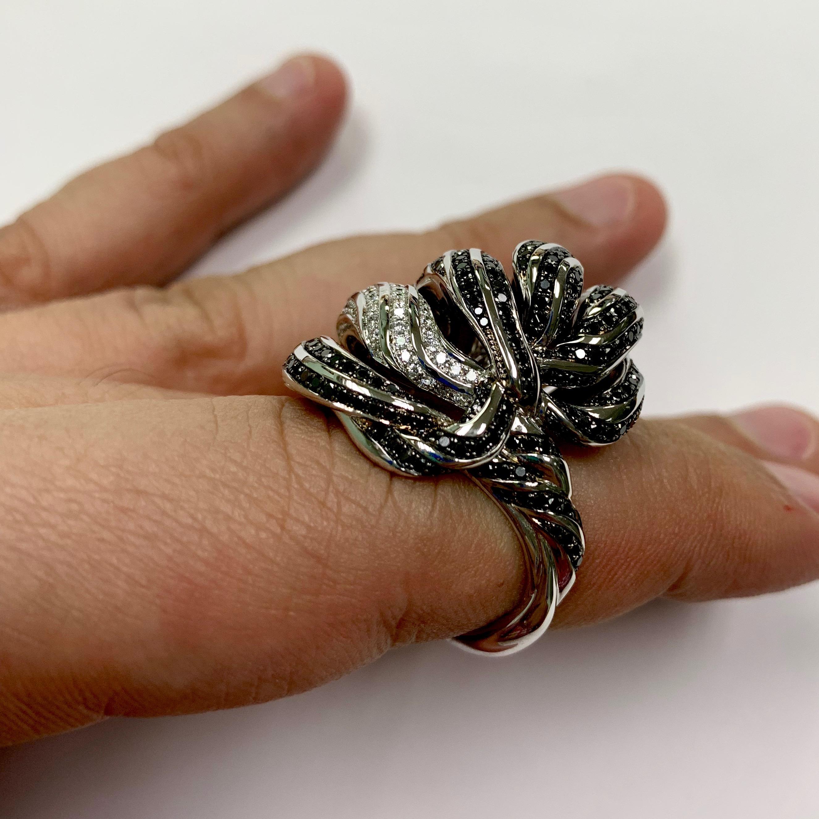 White and Black Diamonds 18 Karat White Gold Ring 4
