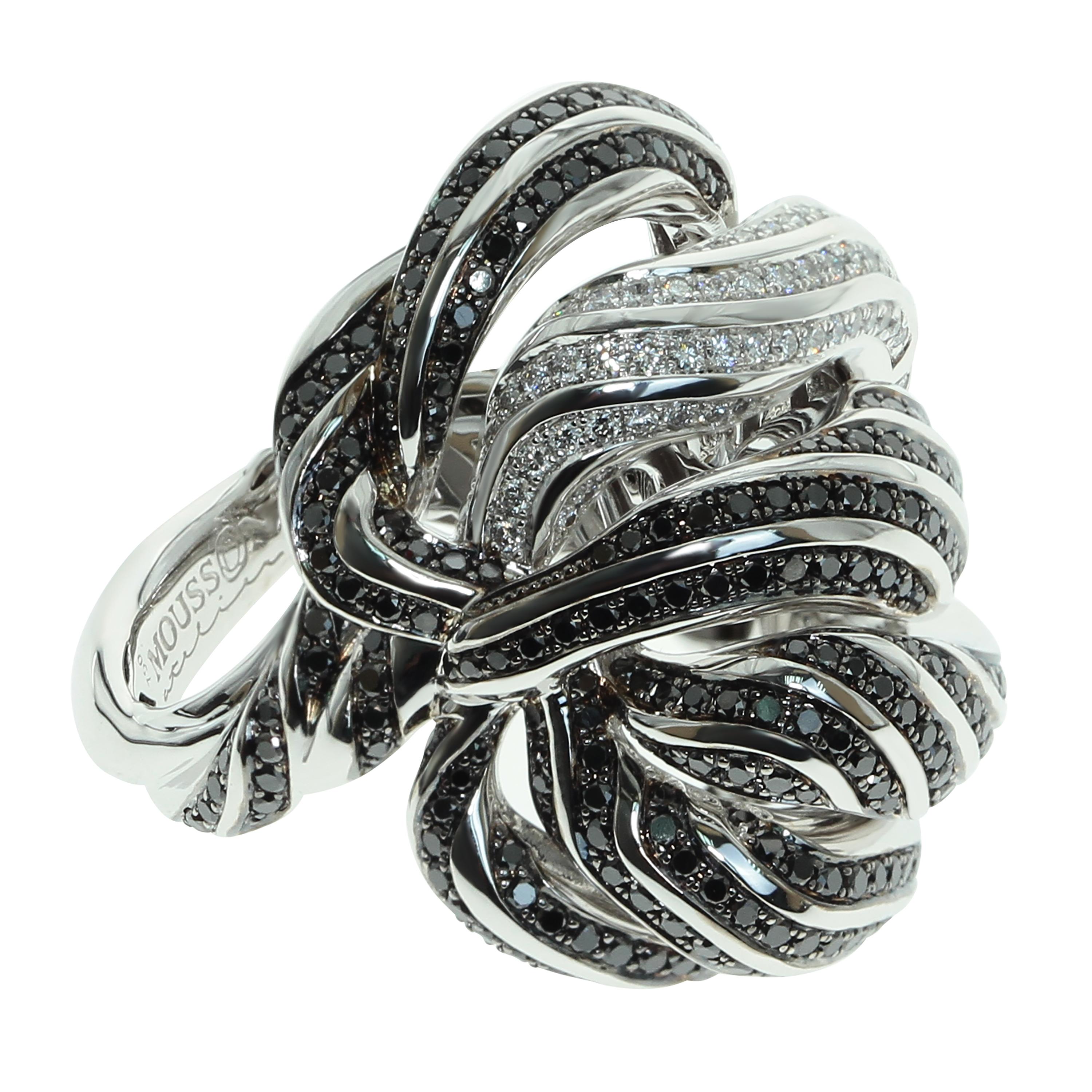 Contemporary White and Black Diamonds 18 Karat White Gold Ring For Sale