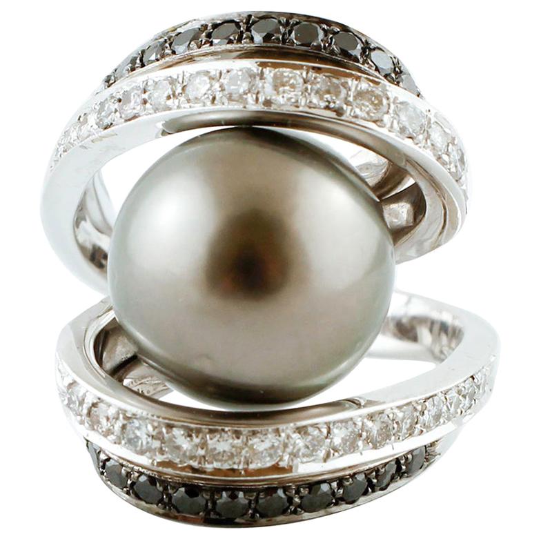 White and Black Diamonds, Grey South Sea Pearl, 18 kt White Gold Ring