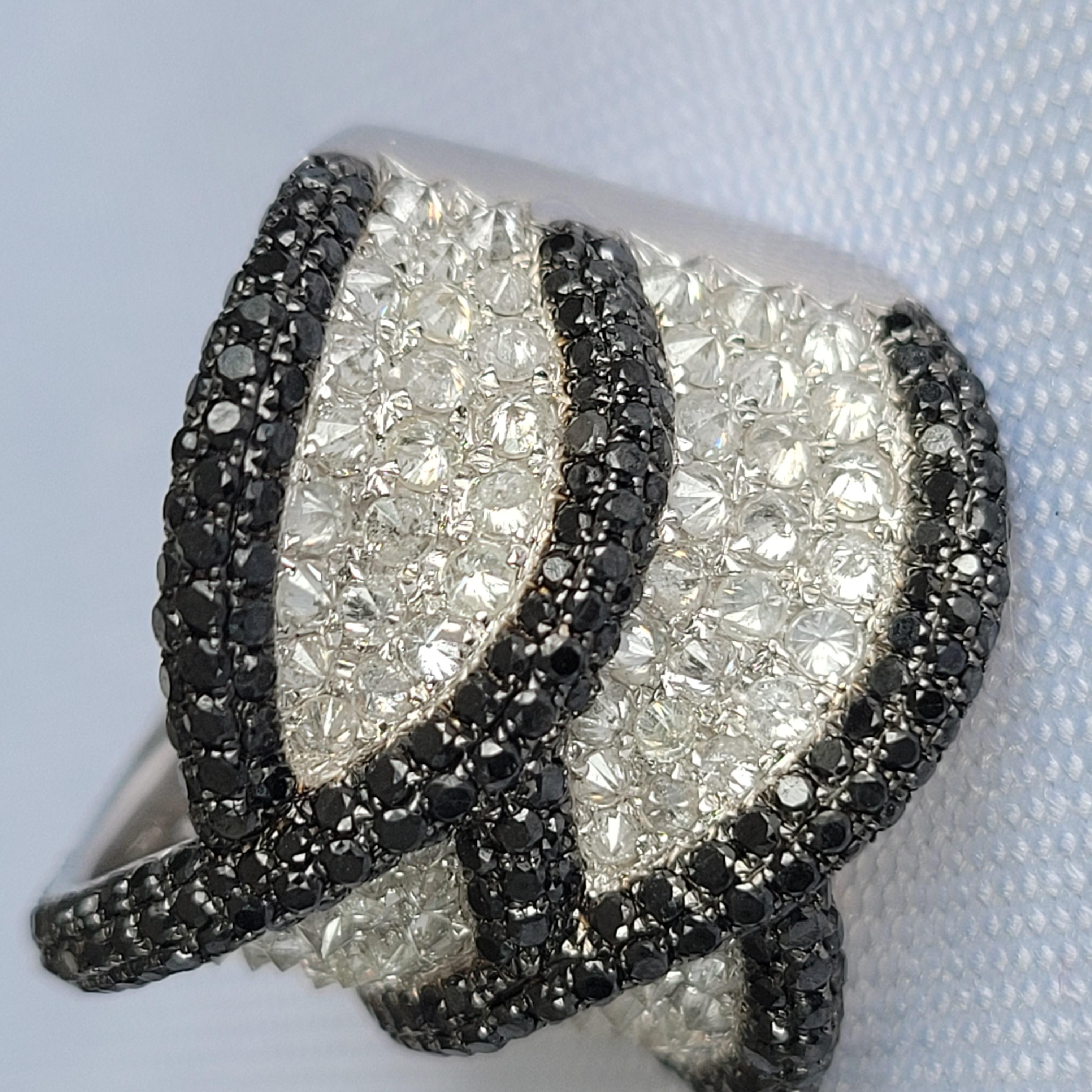 Modern White and Black Diamonds Rings Gorgeous