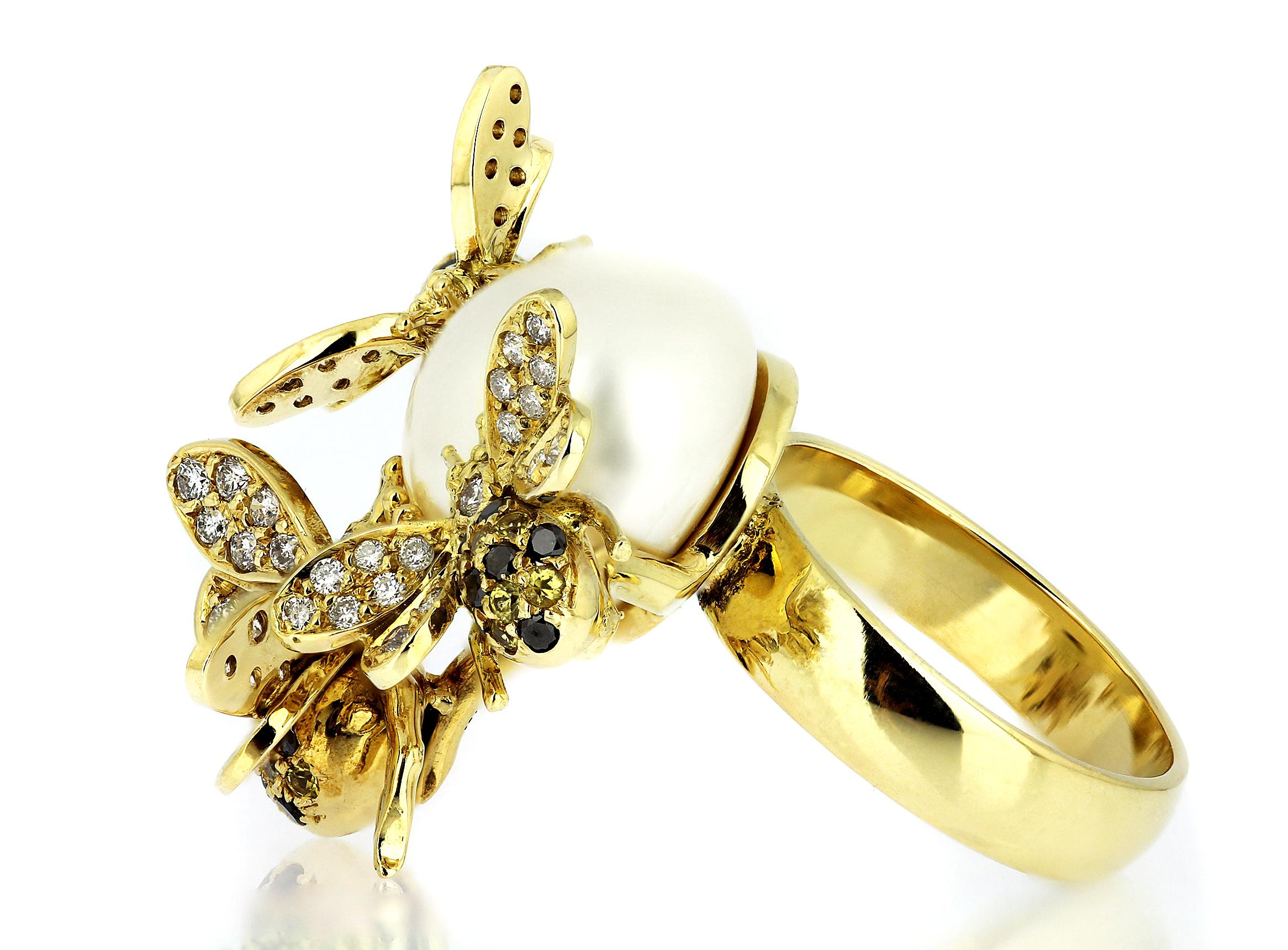 White & Black Diamonds, Yellow Sapphires & Pearl Bees Cocktail Ring in 18 K For Sale 1