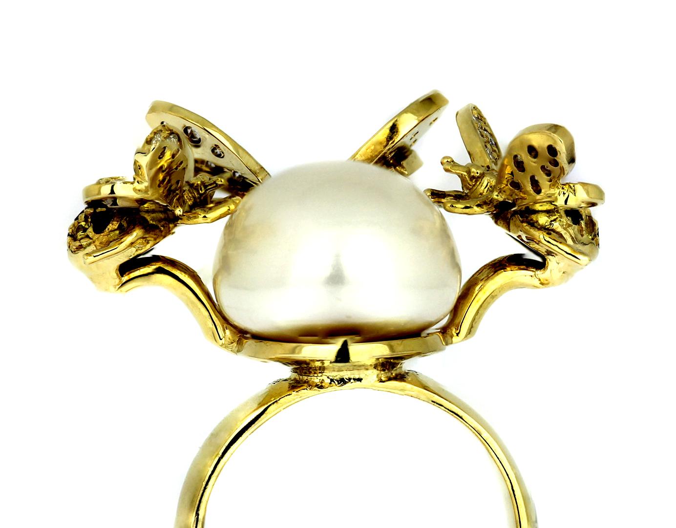 White & Black Diamonds, Yellow Sapphires & Pearl Bees Cocktail Ring in 18 K For Sale 3