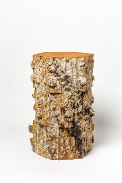 Weiß und schwarz engobierter Hocker aus Steingut von Jean Ponsart, 2023.