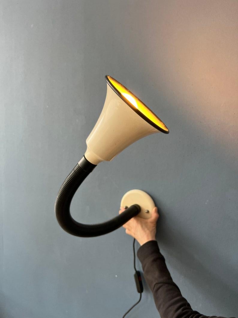 Ère spatiale Lampe murale flexible de l'ère spatiale blanche et noire, années 1970 en vente