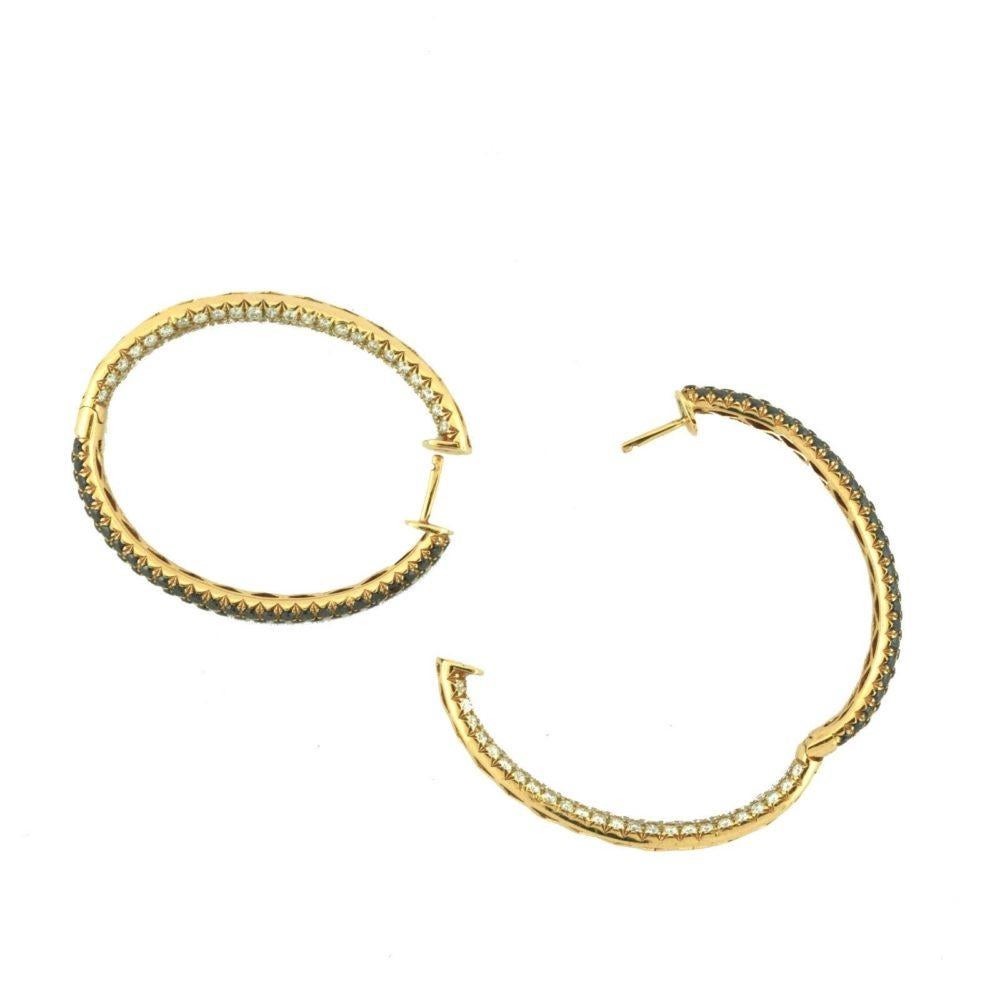 Taglio brillante Orecchini a cerchio in oro rosa con diamanti bianchi e neri Inside Out in vendita