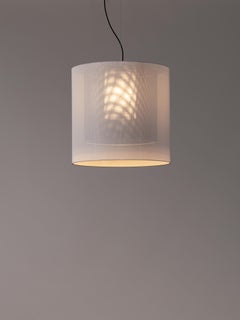 Lampe pendante Moaré LM blanche et noire d'Antoni Arola