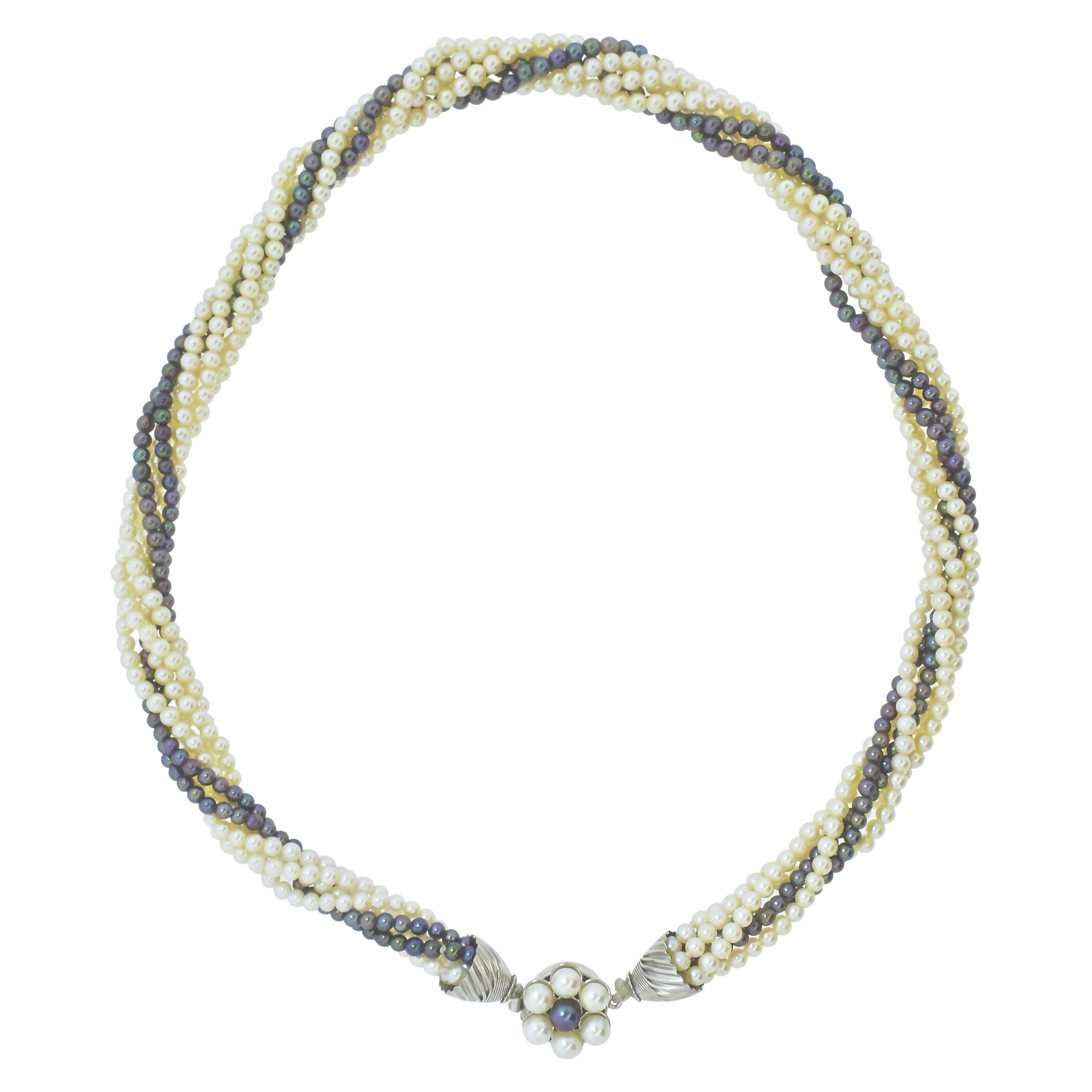 Black Pearl and White Gold Necklace 