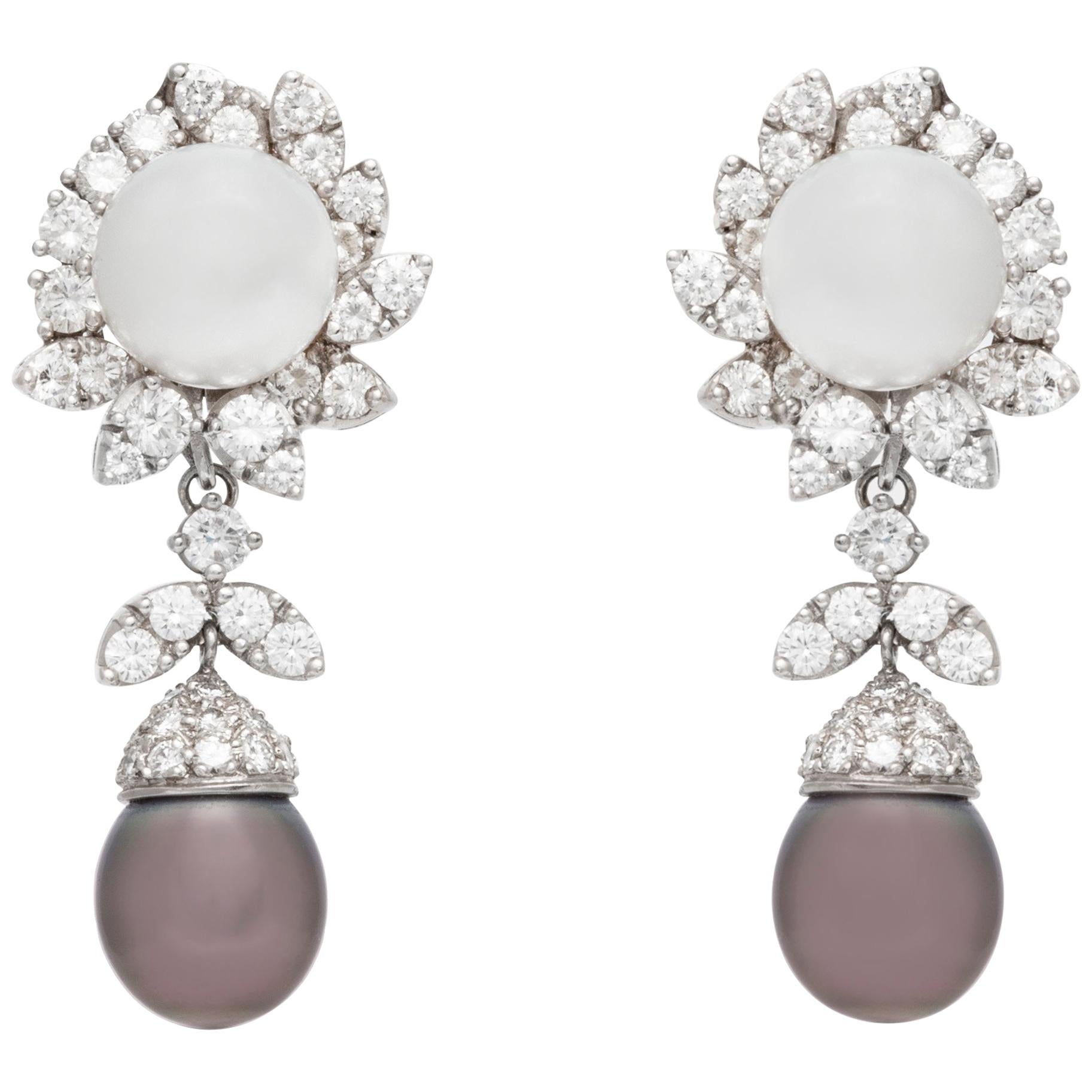 Weiße und schwarze Perlen-Diamant-Ohrringe mit Clip