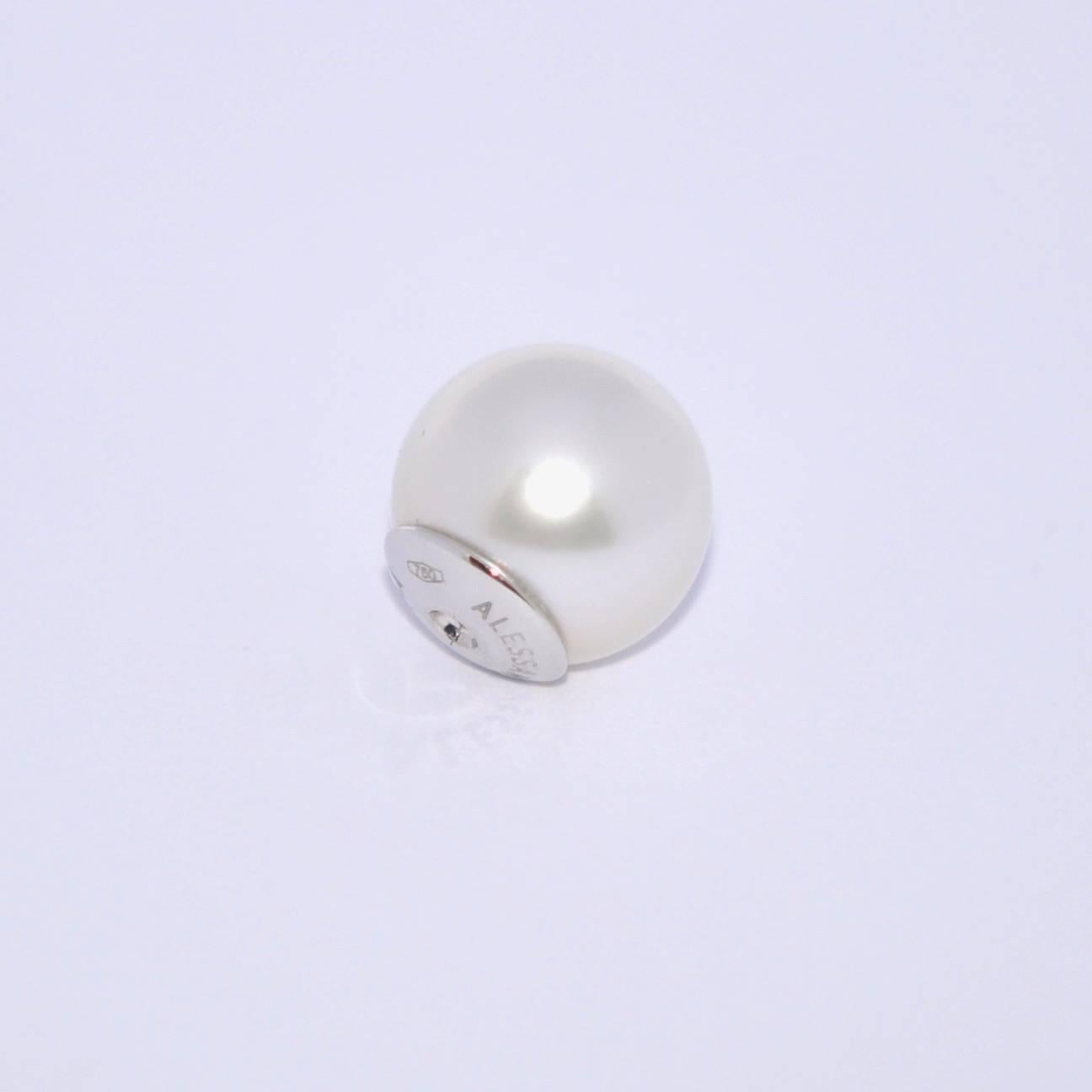 White and Black South Sea Pearl Earrings White Gold 18 Karat For Sale 1