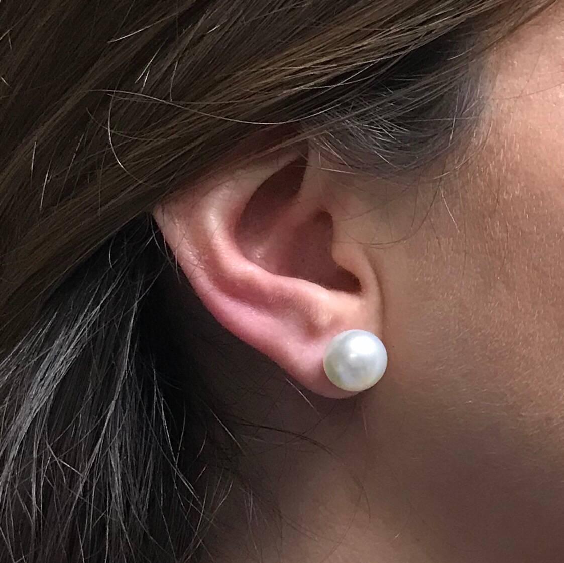 Boucles d'oreilles en or blanc 18 carats avec perles des mers du Sud blanches et noires Neuf - En vente à Vannes, FR