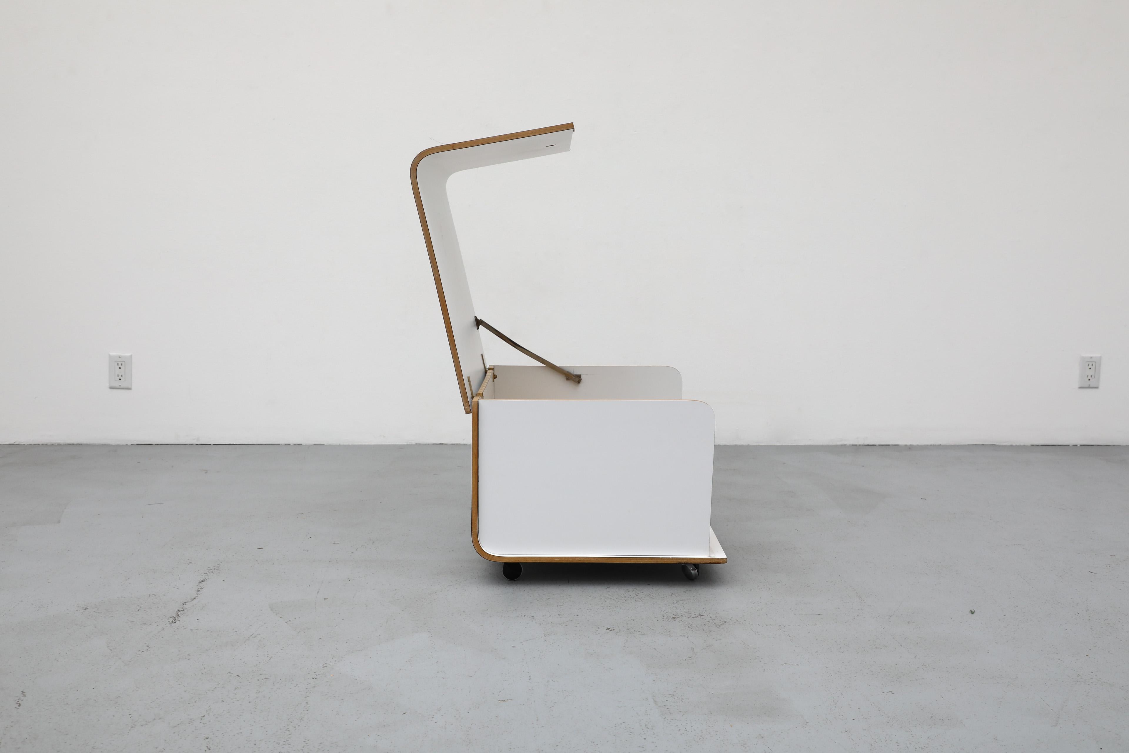 Chariot de bar Rolling White and Blonde de Pamio, Toso & Massari pour Stilwood, années 1960 en vente 5