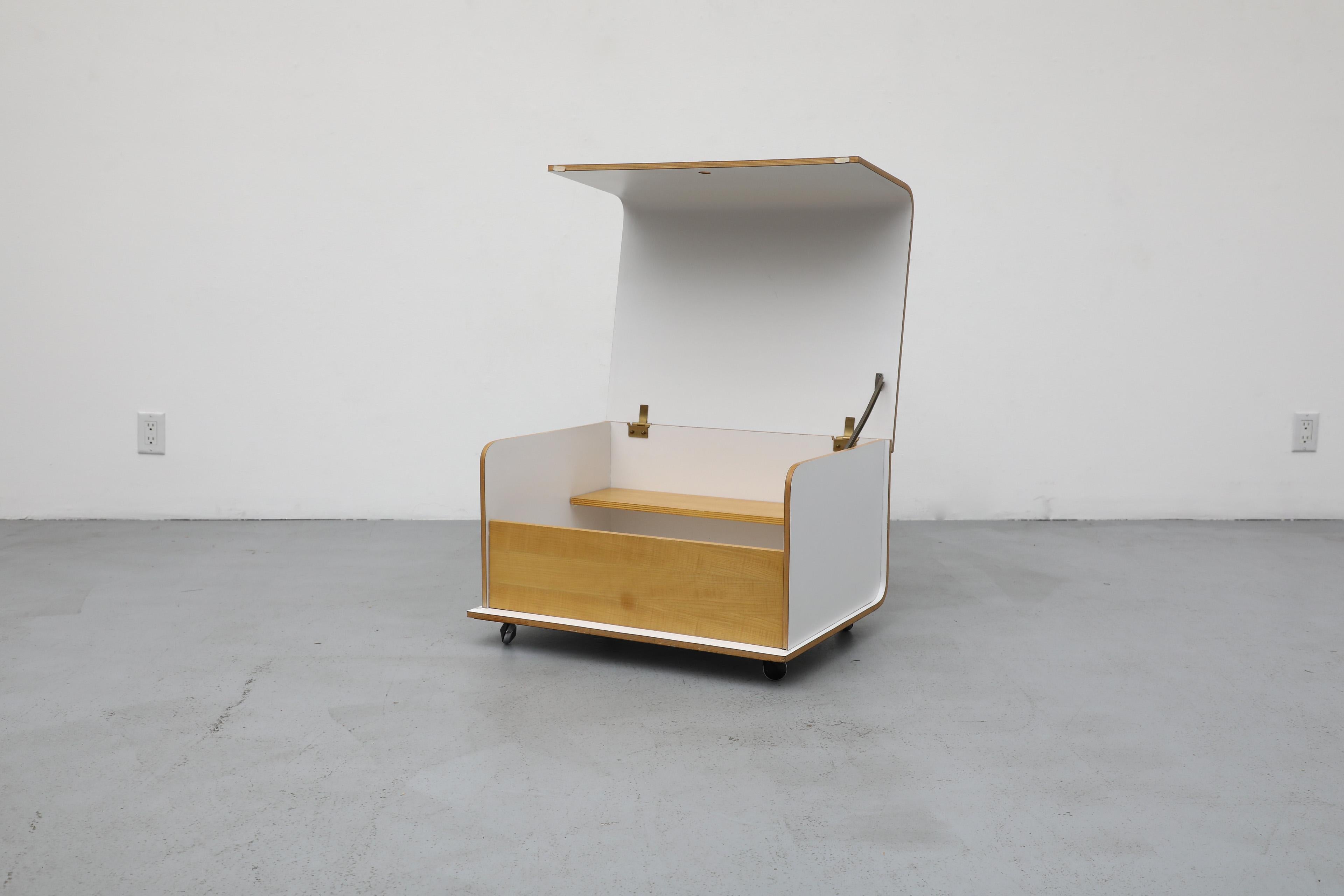 Néerlandais Chariot de bar Rolling White and Blonde de Pamio, Toso & Massari pour Stilwood, années 1960 en vente