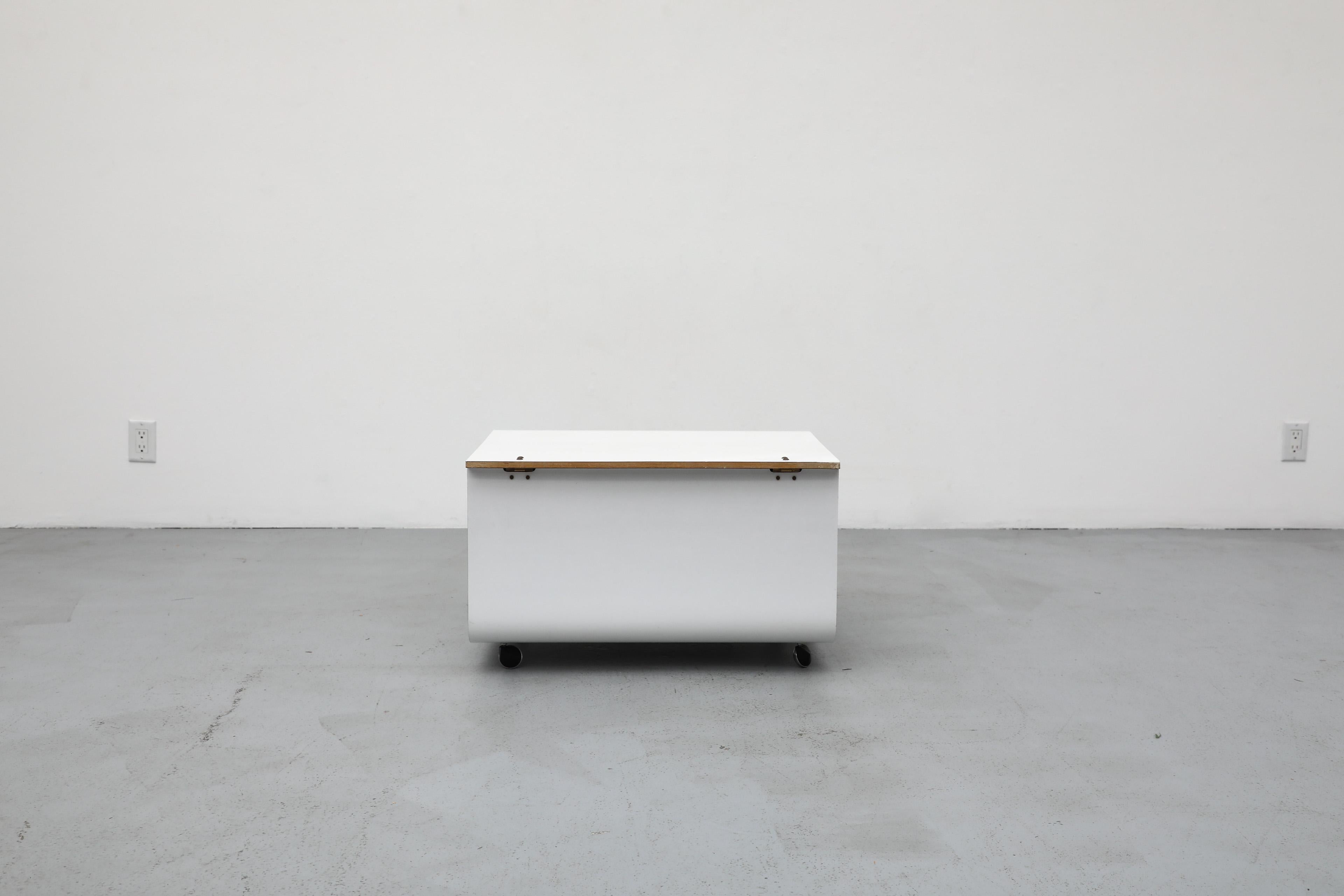 Chariot de bar Rolling White and Blonde de Pamio, Toso & Massari pour Stilwood, années 1960 en vente 2