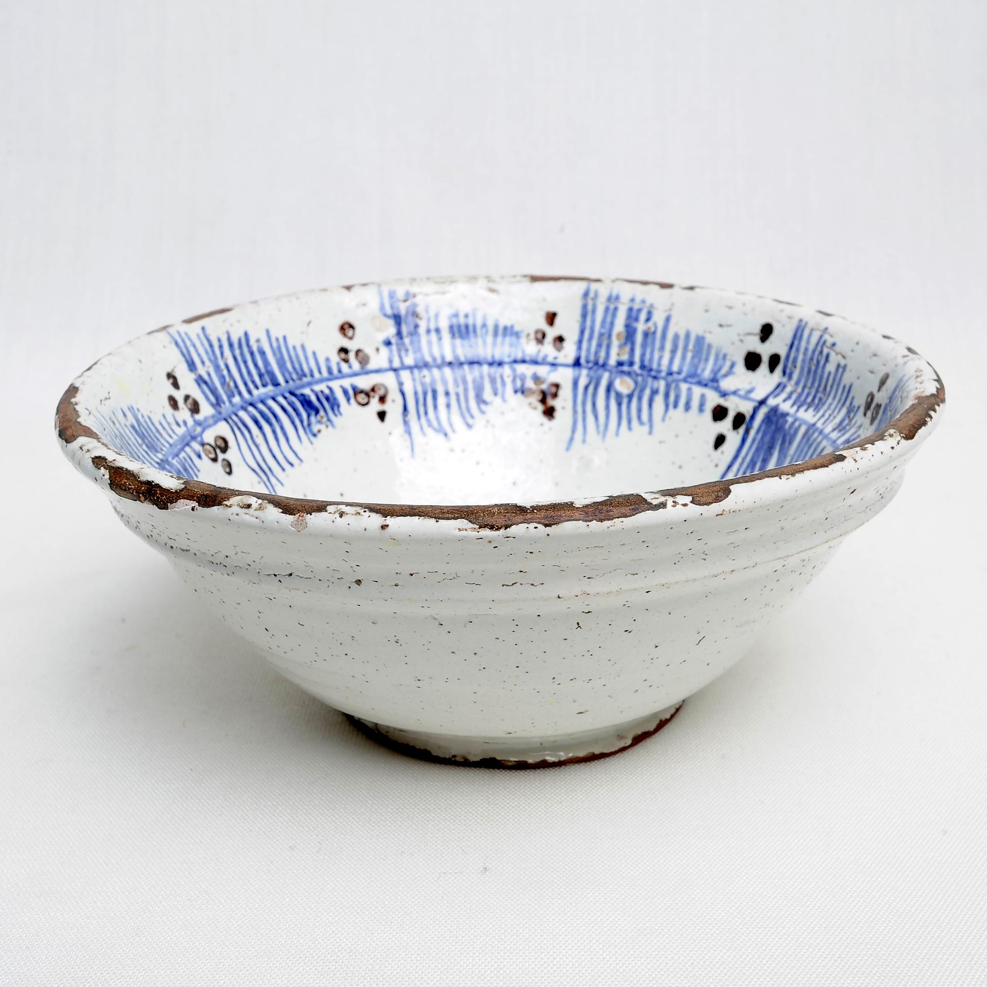 Antike Schale aus weißem und blauem Porzellan (Sonstiges) im Angebot
