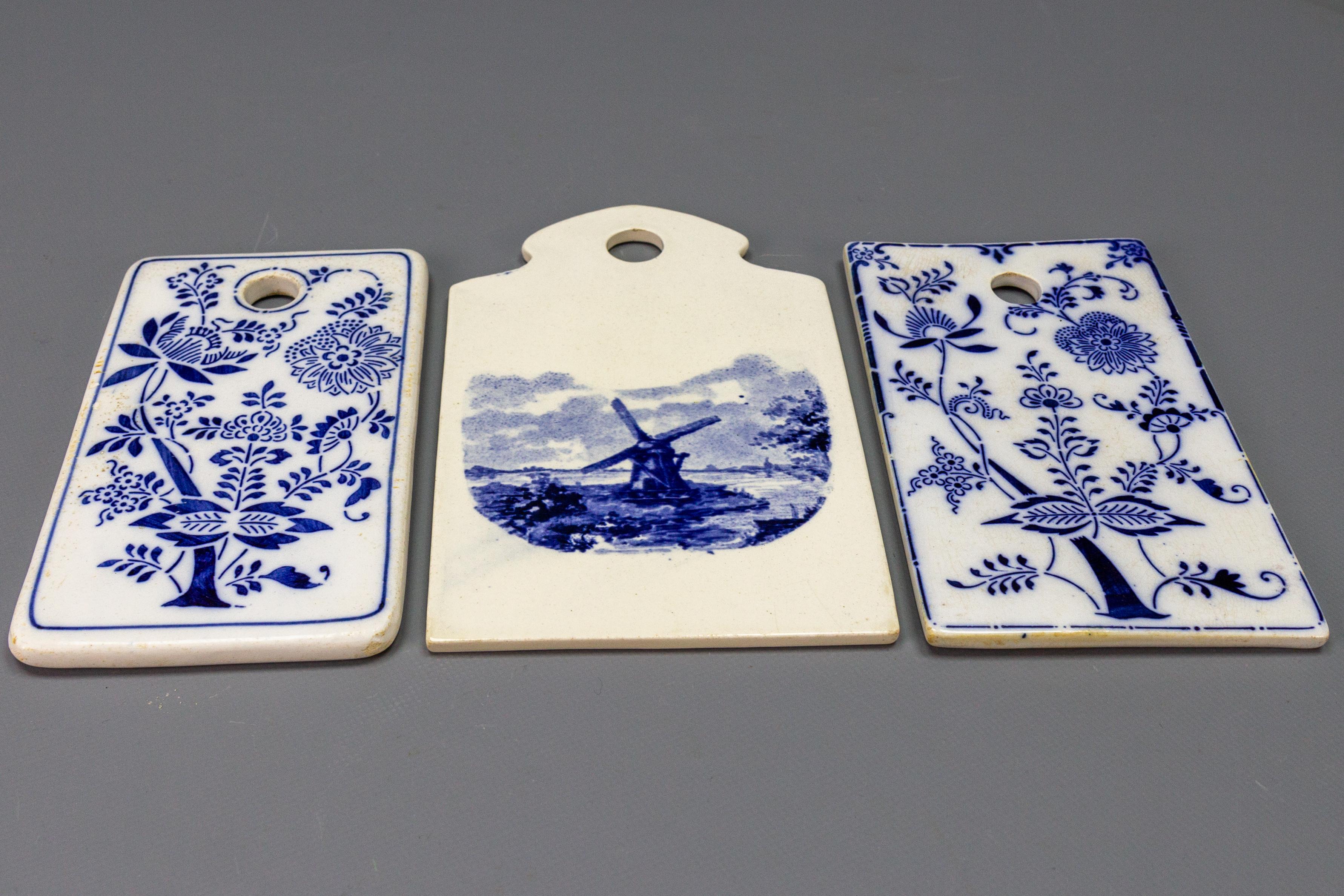 Desayunadores de cerámica blanca y azul, juego de tres, Alemania, años 20 en venta 7