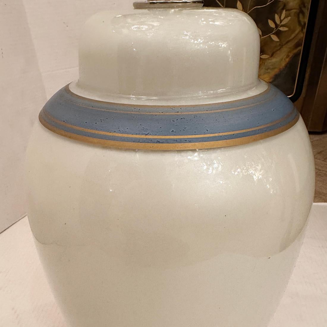 Lampada floreale Whiting e Blu In condizioni buone in vendita a New York, NY