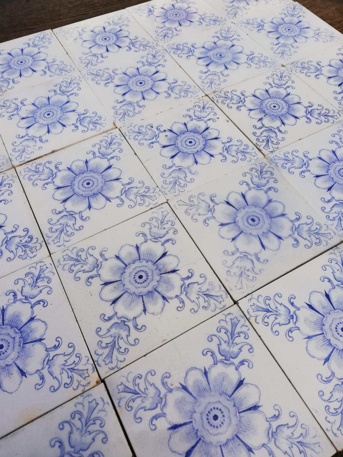 White and Blue Flower Art Deco Glazed Tiles by Le Glaive, 1920 For Sale 2