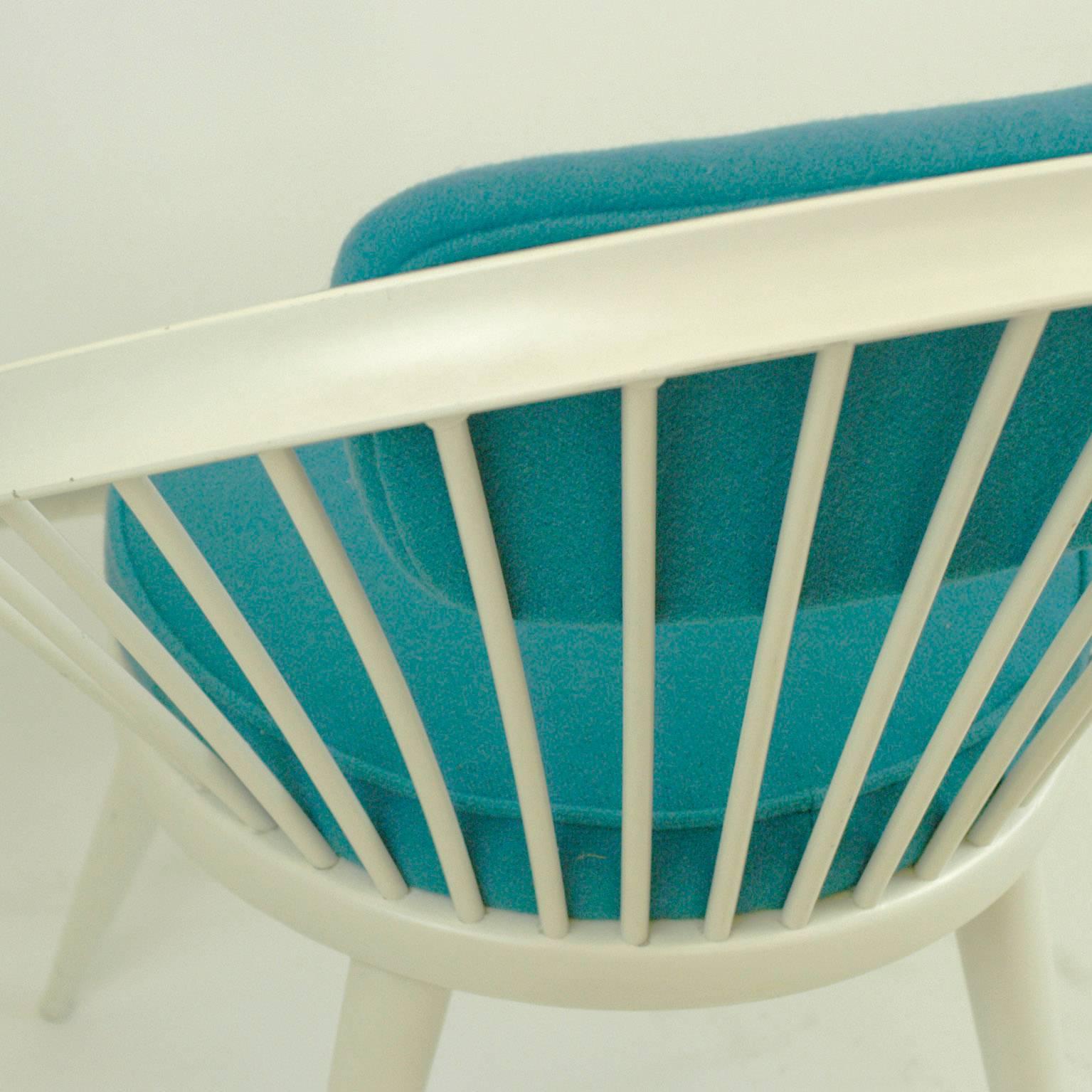 Mid-20th Century White and Blue Scandinavian Modern Circle Chair by Yngve Ekström