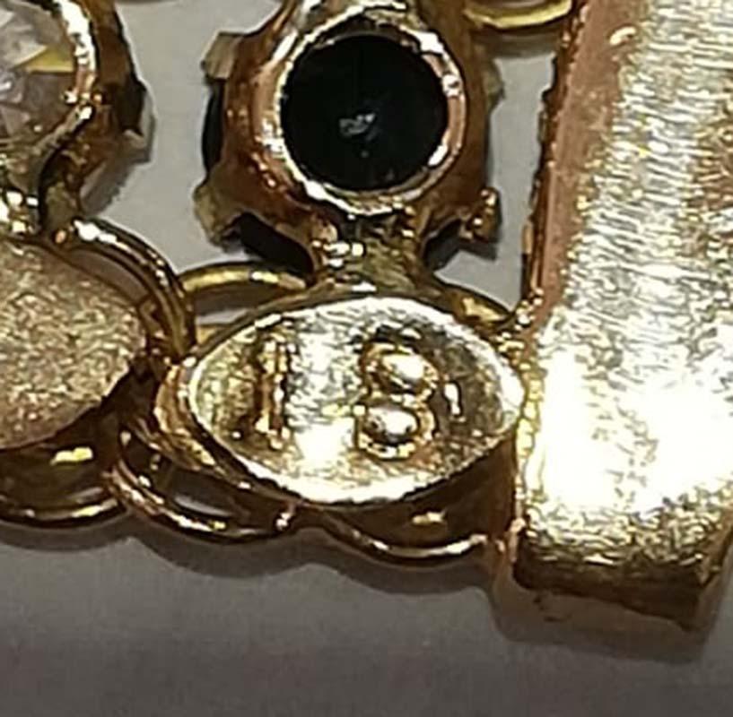 White and Blue Stones, 18 Karat Yellow Gold Bracelet. 1