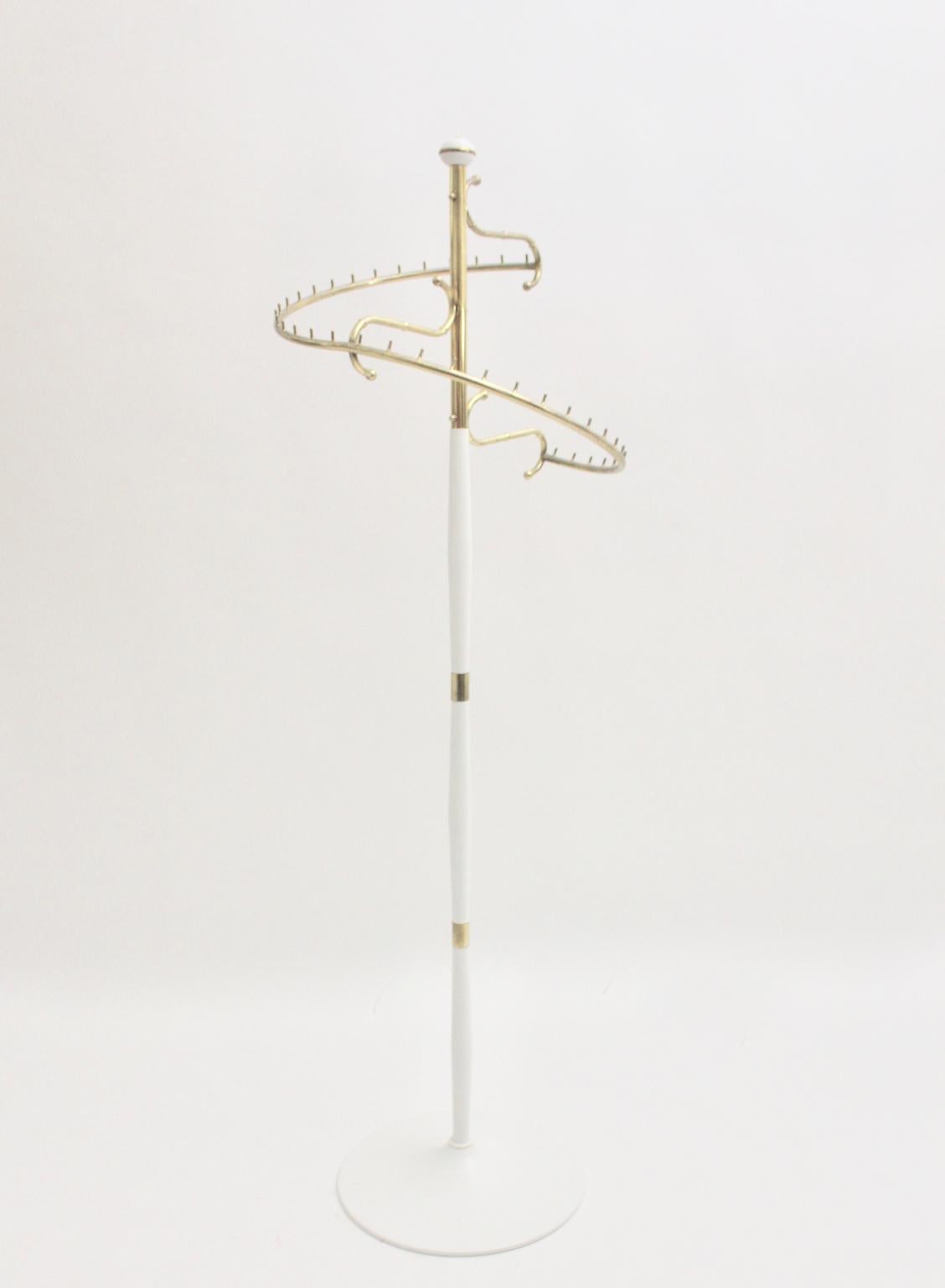 Vintage-Regal aus Weiß und Messing, Mid-Century Modern, 1950er Jahre, Frankreich (Metall) im Angebot