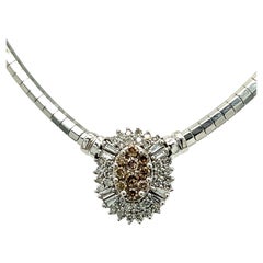 Collier de diamants blancs et de couleur bronze en or blanc 14 carats 