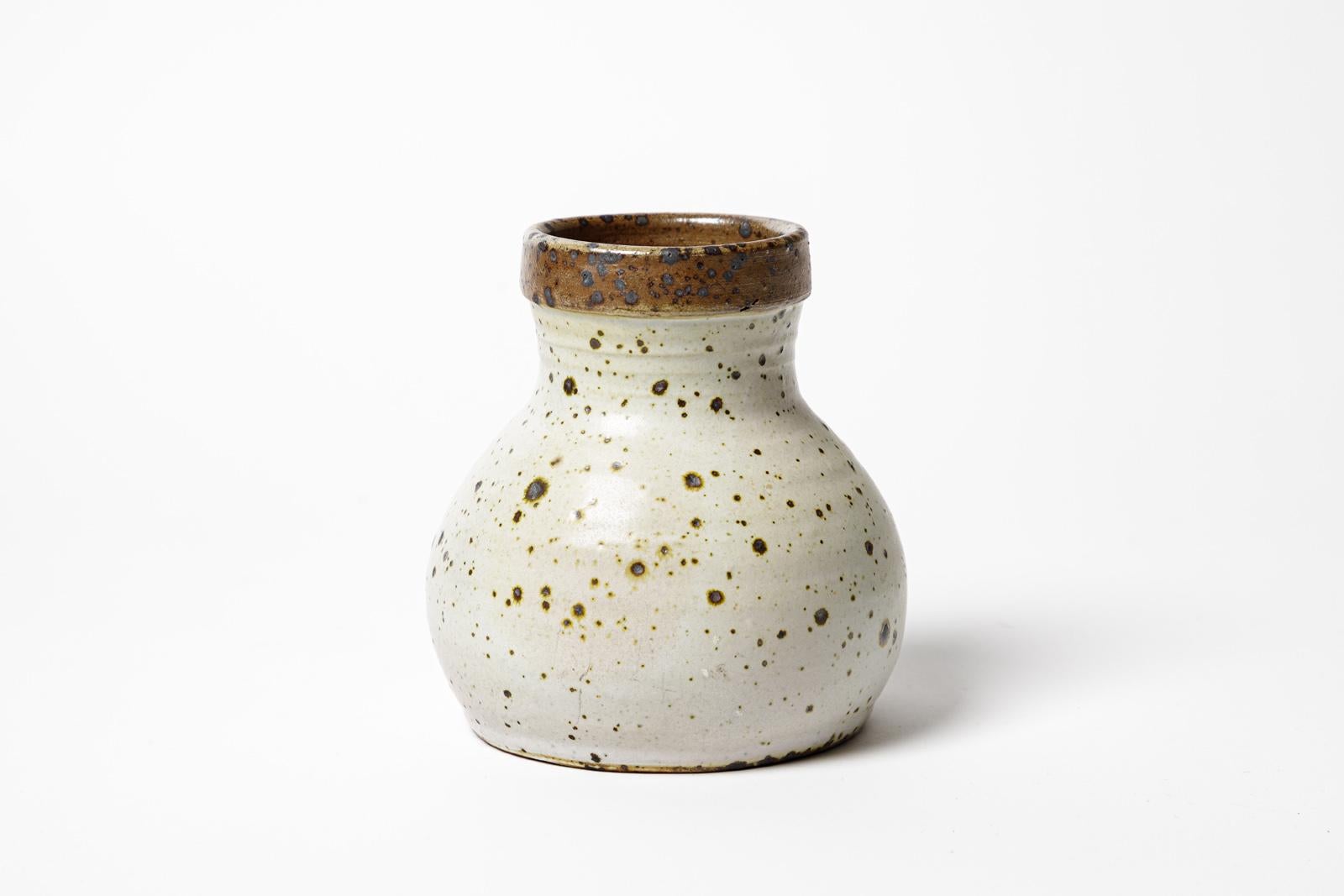 Français Vase en céramique blanc et brun design du 20e siècle par Gustave Tiffoche 1960 en vente