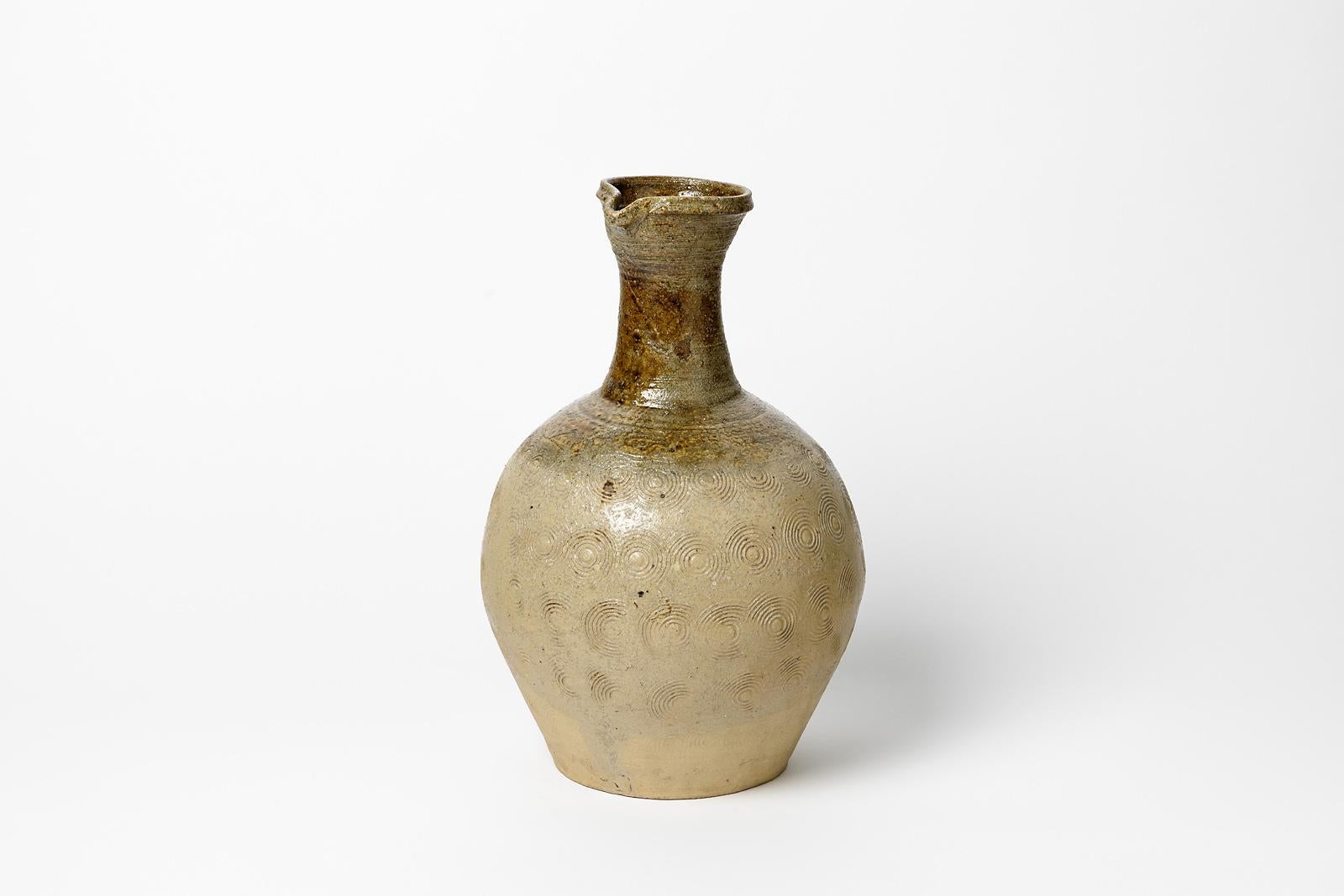Französische handgemachte Keramik

Original Steingut Keramik Vase mit weißen und braunen Farben

Original perfekter Zustand

Um 1970

Maße: Höhe: 29 cm Groß 17 cm.