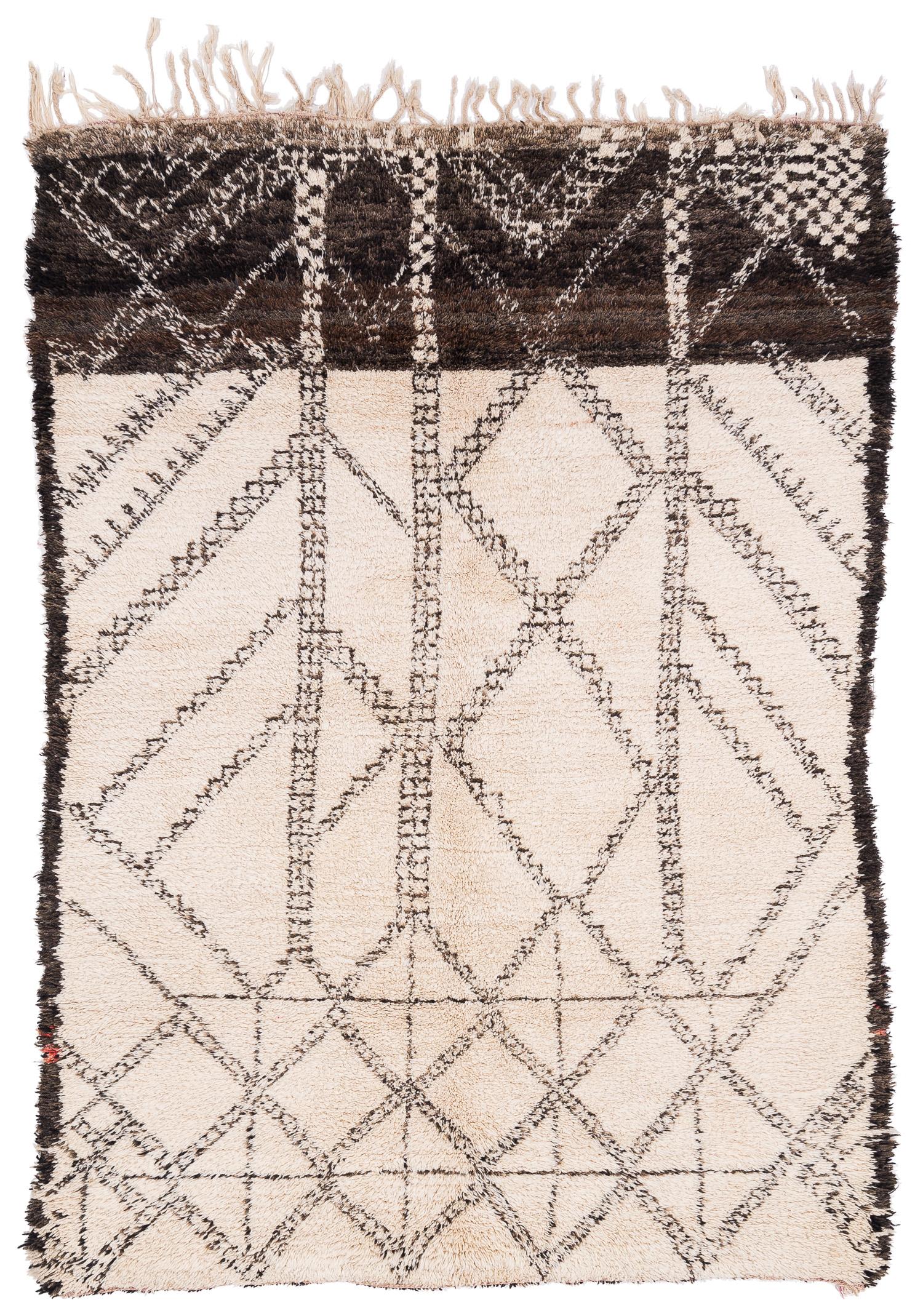 Sammelbare Mitte des Jahrhunderts Weiß und Brown Antike Wolle Marokkanische Shag Area Rug im Angebot 8