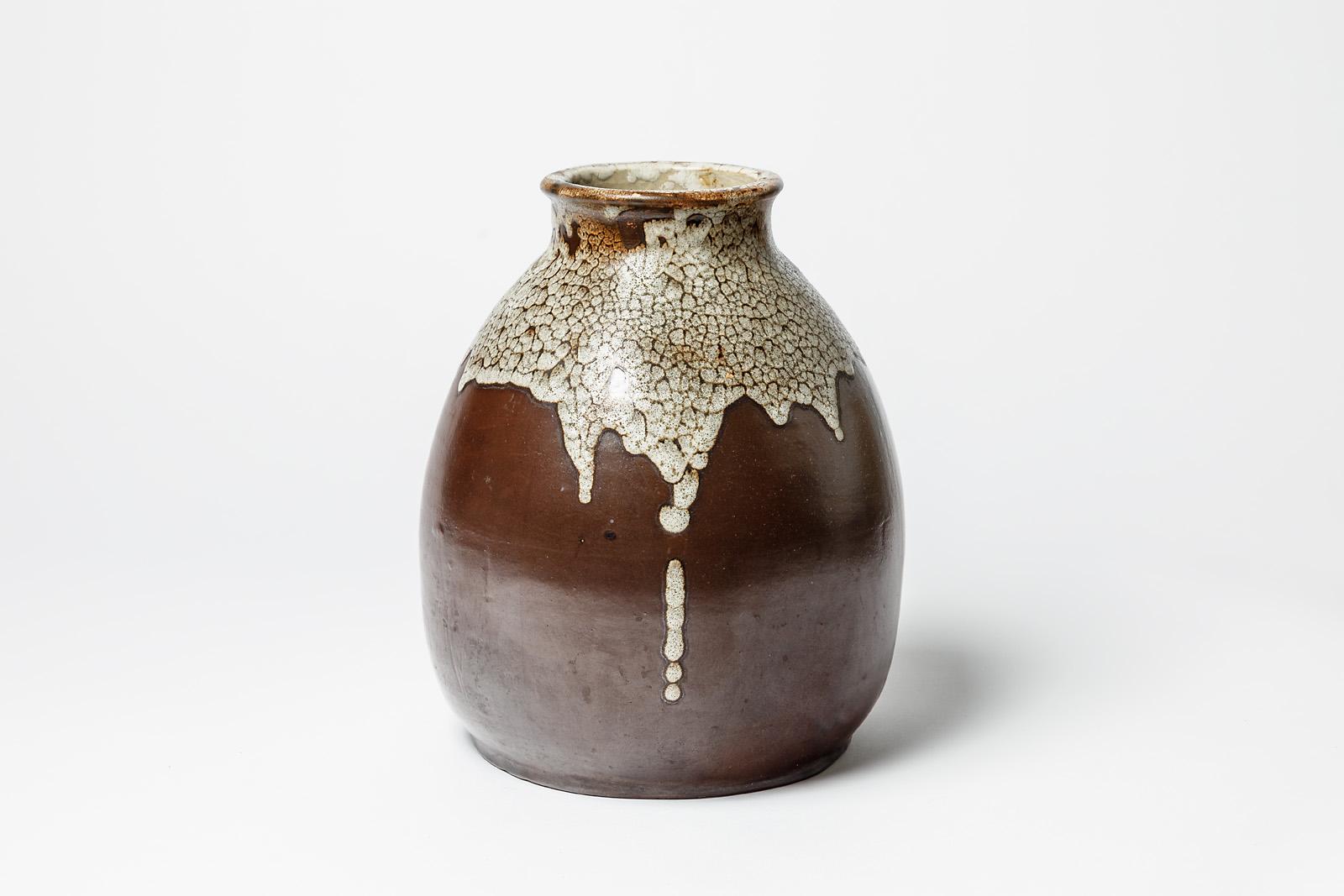 Français Vase en céramique de grès Art Déco blanc et marron signé Pointu 1900 en vente