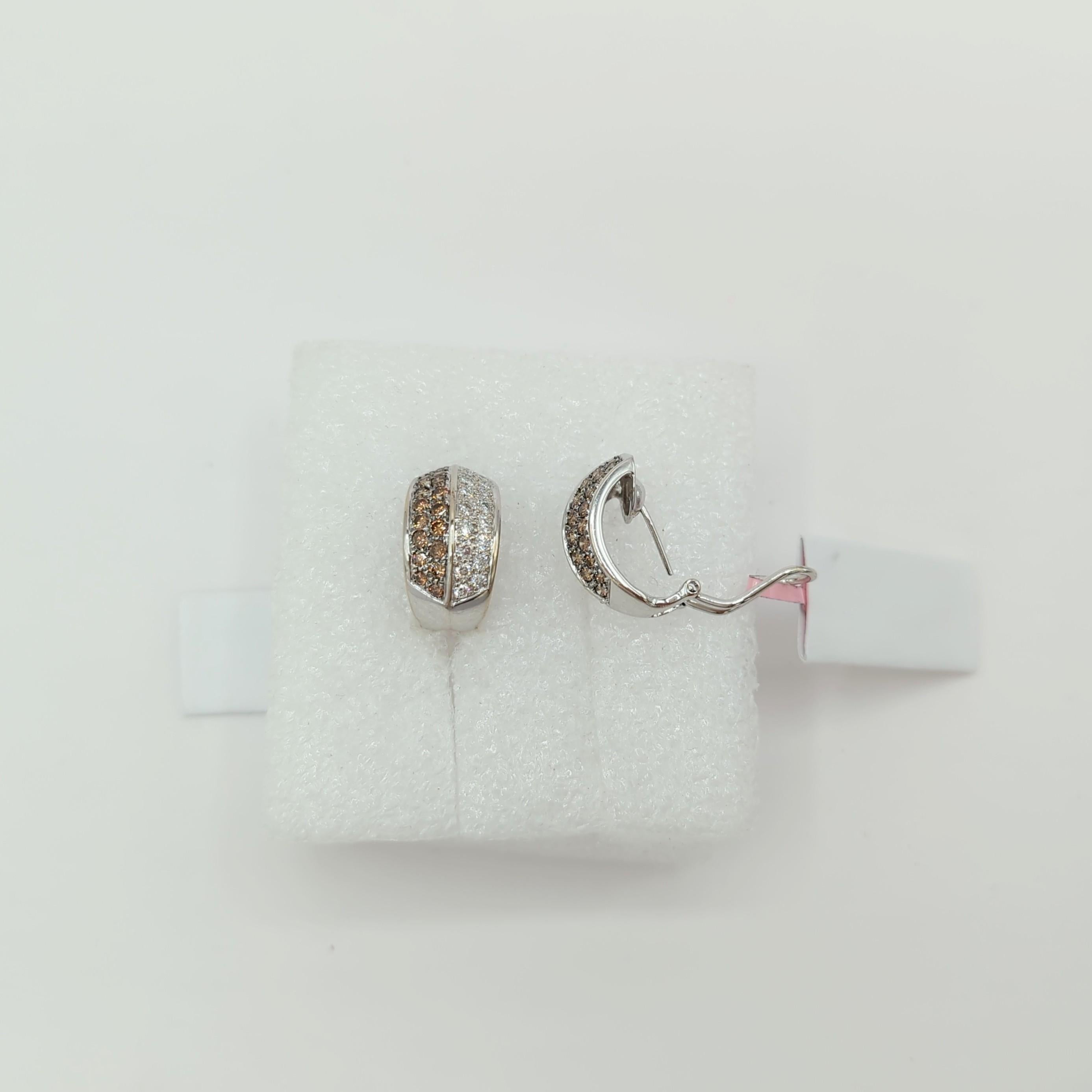 Demi-cercles d'oreilles en or blanc 18 carats avec diamants blancs et bruns Unisexe en vente