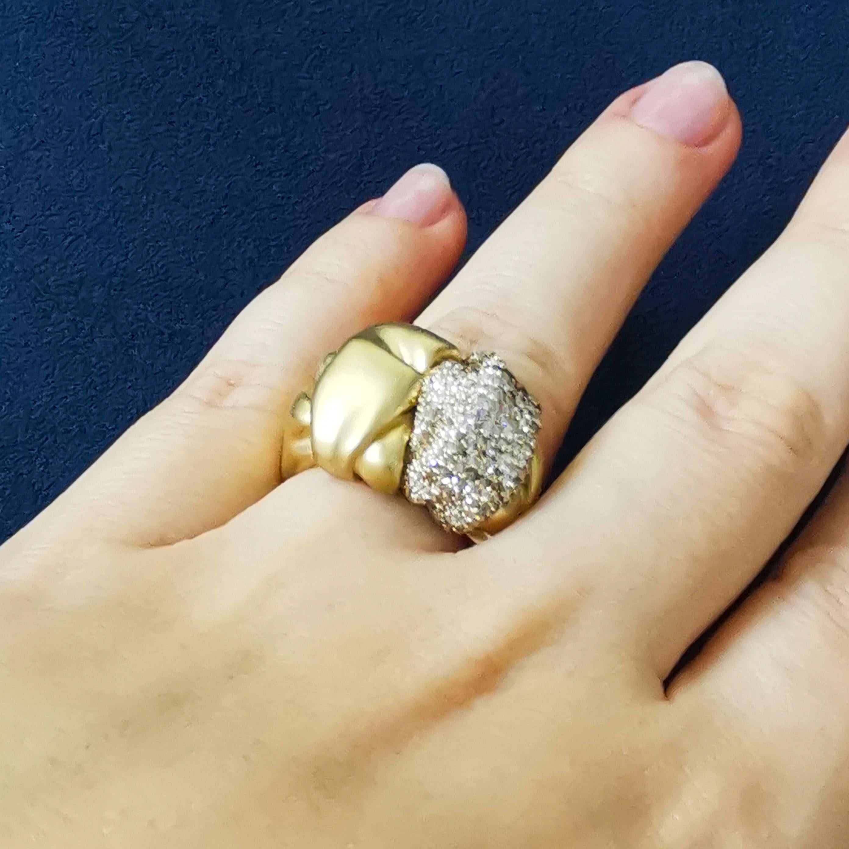 Contemporary White and Brown Diamonds 18 Karat Yellow Gold Silk Suite