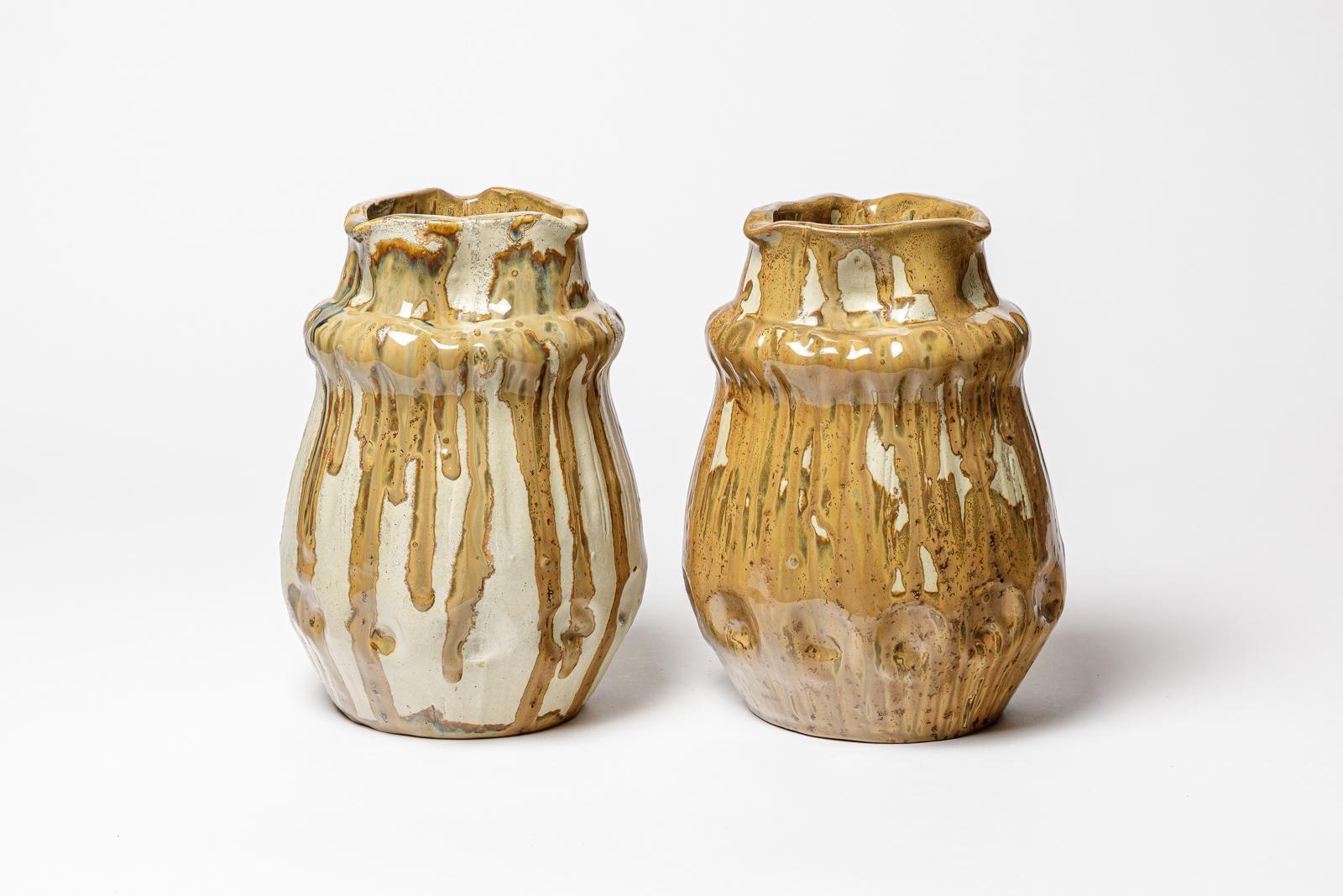Francese Coppia di vasi in ceramica smaltata bianca e marrone di Jean Langlade, 1920 circa. in vendita