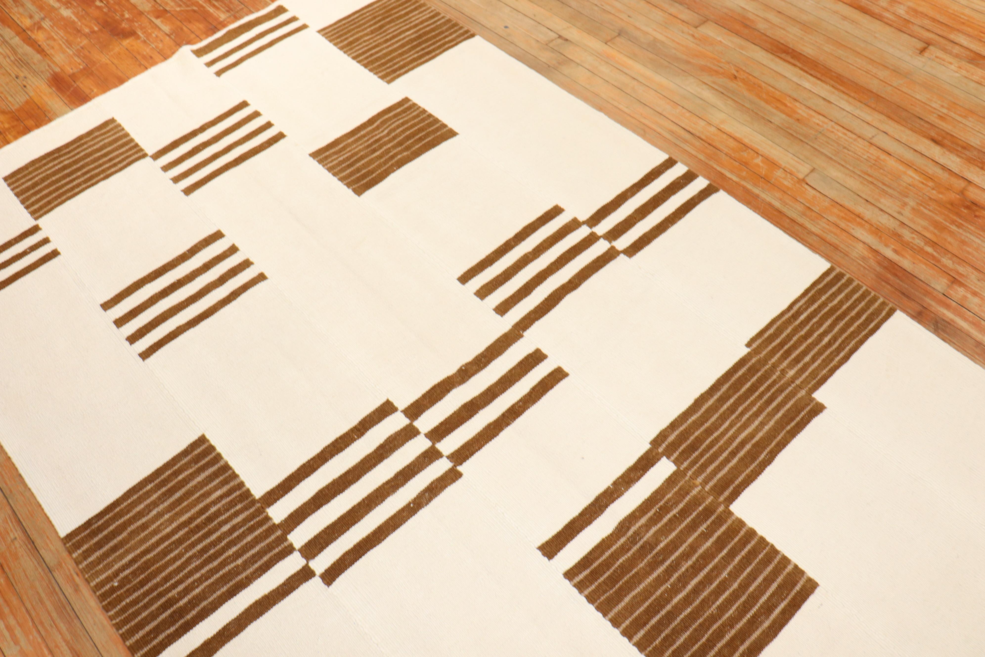 White and Brown Modern Turkish Kilim Flatweave In Excellent Condition For Sale In New York, NY