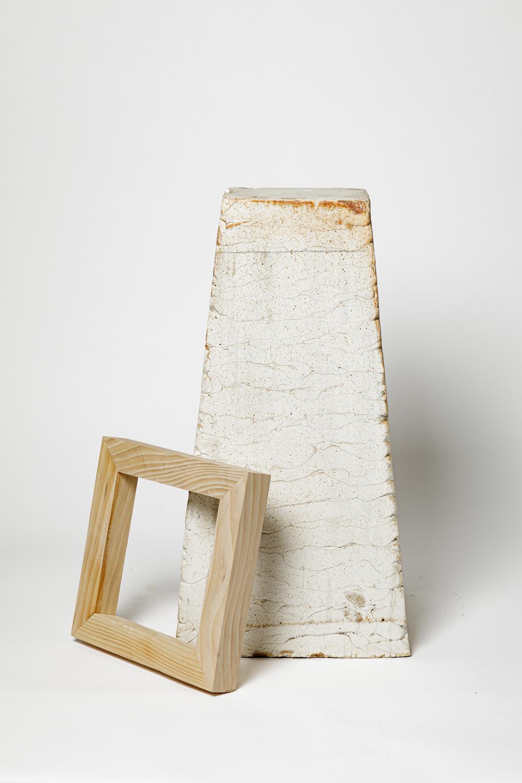 Table en céramique en grès blanc et brun et en plâtre par Les usagers La Borne 2025 en vente 4