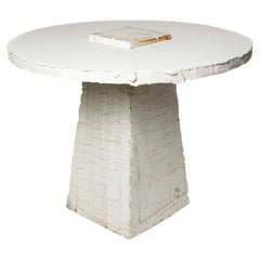 Tavolo in gres e gesso bianco e marrone di Les usagers La Borne 2025