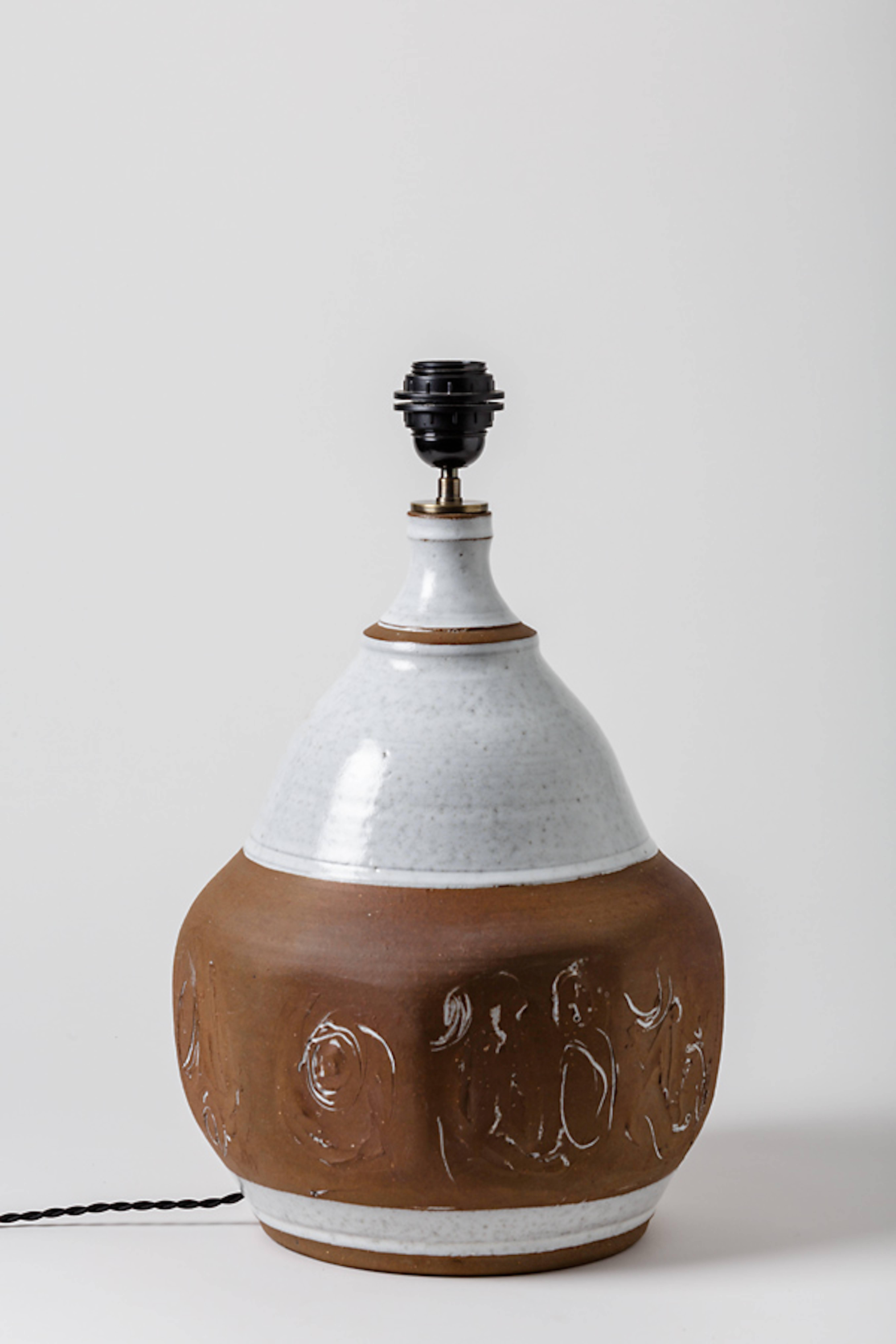 20th Century White and Brown Stoneware Ceramic Table Lamp by Roger Collet, circa 1970 For Sale