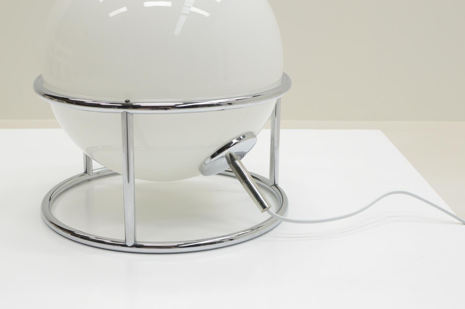Late 20th Century White and chrome globe table lamp, 1970s Italy. For Sale