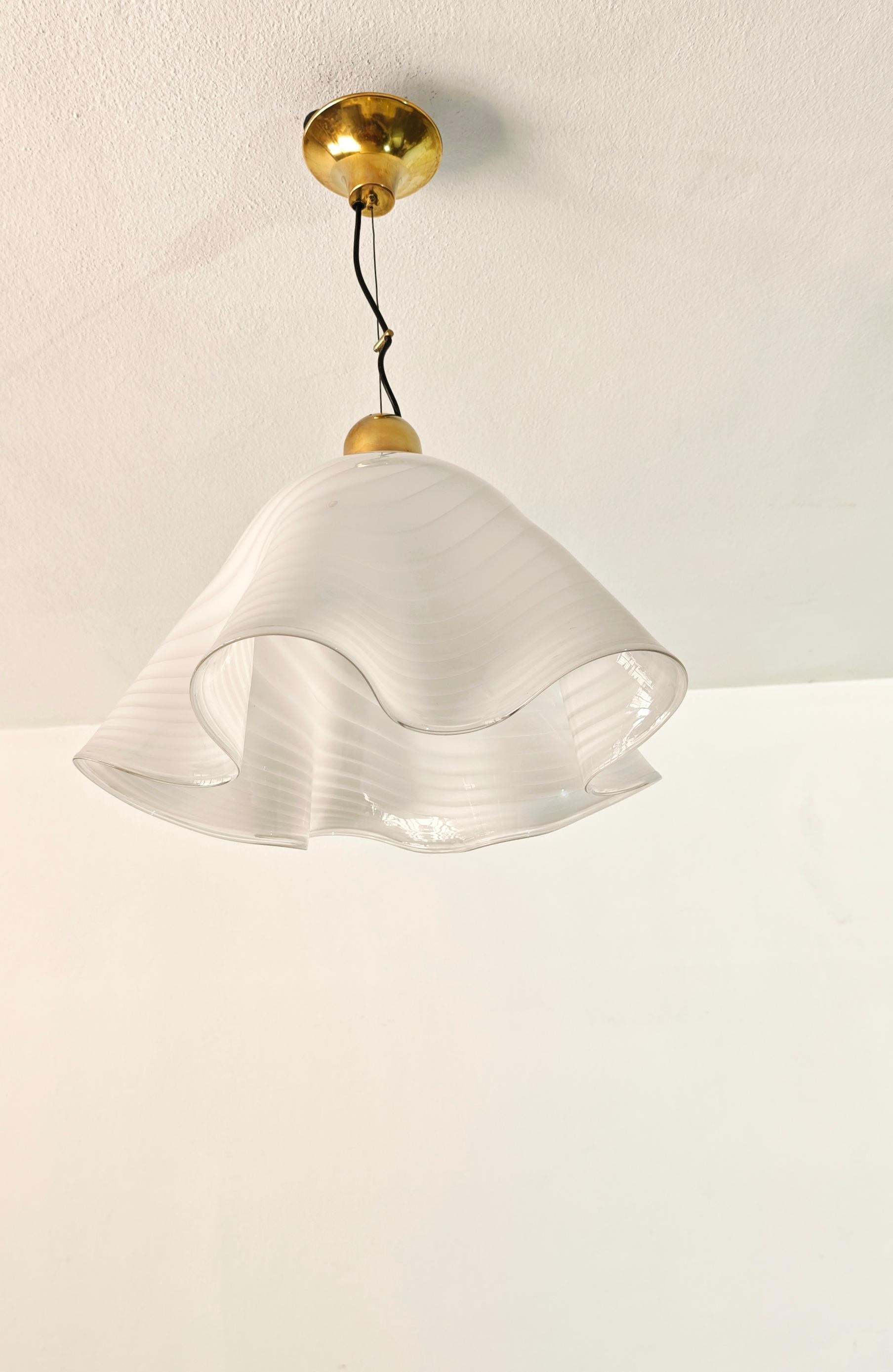 Lámpara Colgante de Cristal Blanco y Transparente Fazzoletto Italia Años 60/70 Moderna de Mitad de Siglo en venta 4