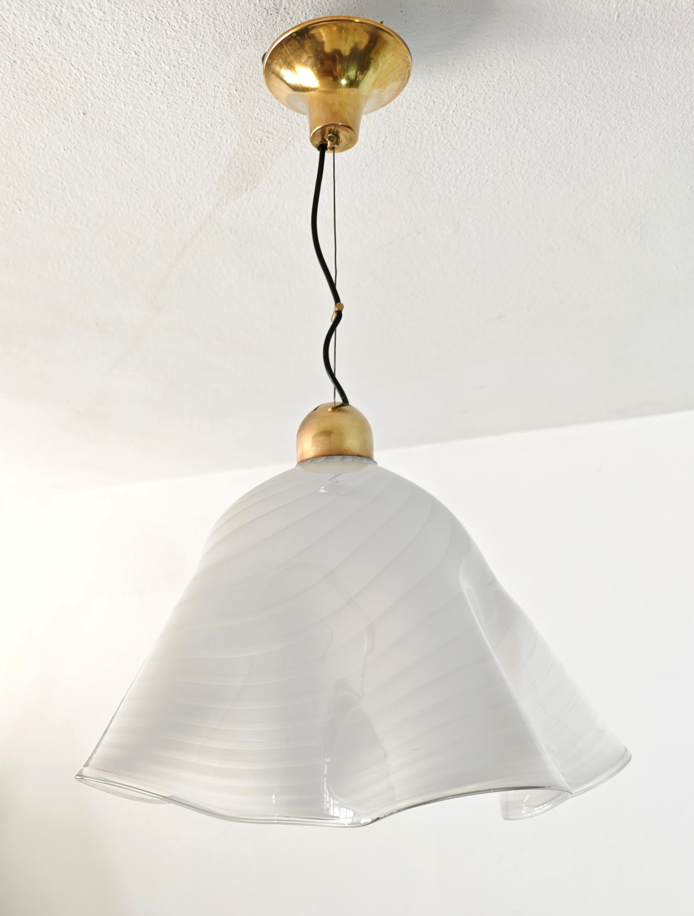 Lámpara Colgante de Cristal Blanco y Transparente Fazzoletto Italia Años 60/70 Moderna de Mitad de Siglo en venta 6