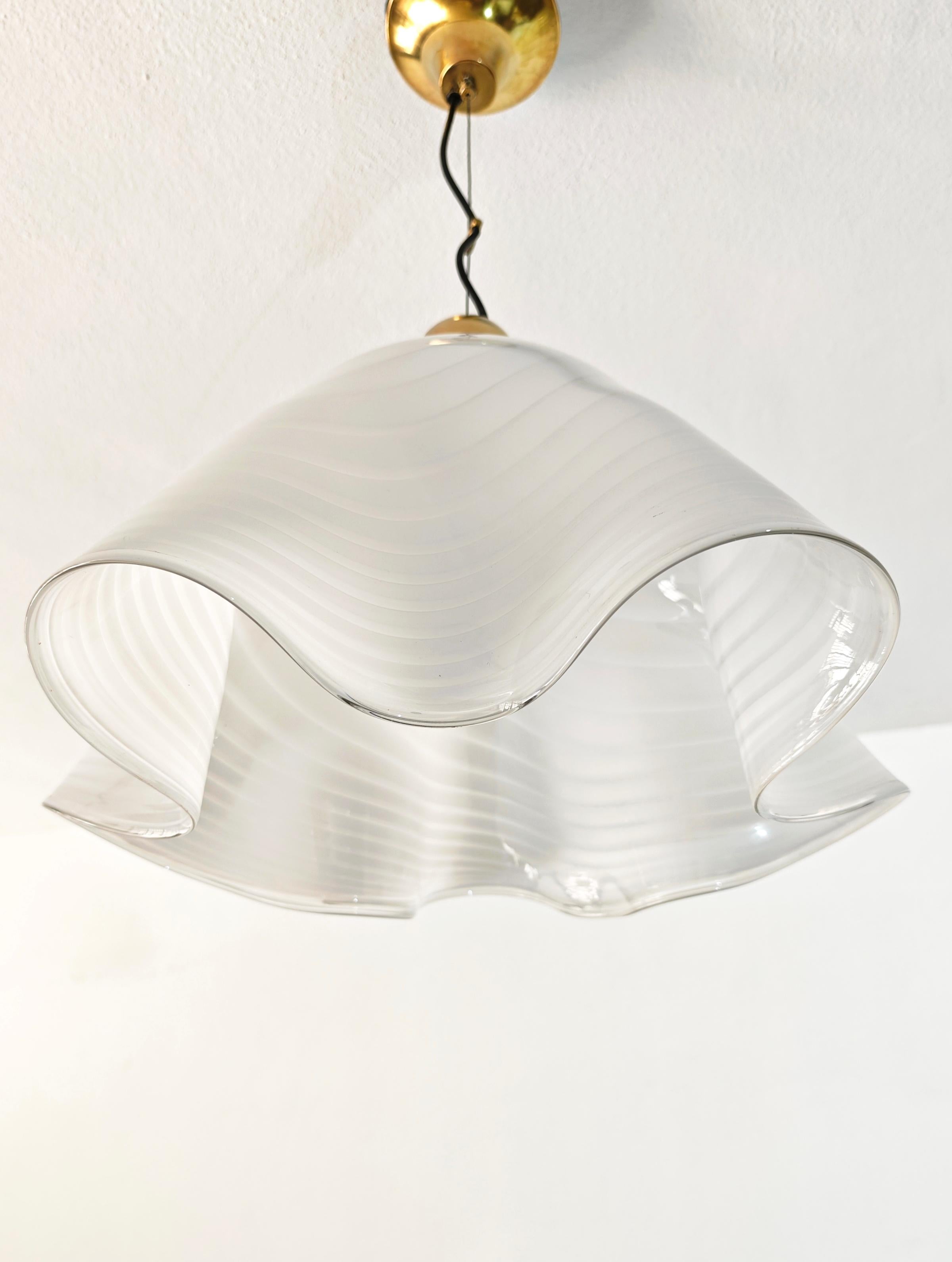 Lámpara Colgante de Cristal Blanco y Transparente Fazzoletto Italia Años 60/70 Moderna de Mitad de Siglo en venta 8