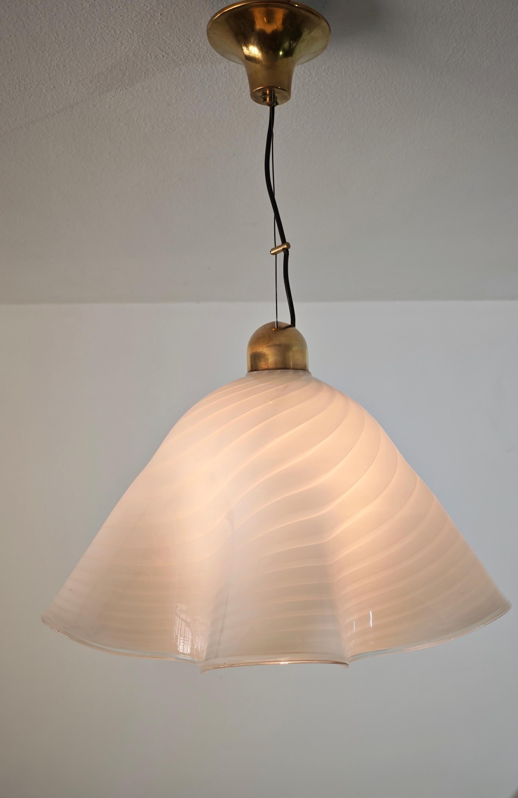 Lámpara Colgante de Cristal Blanco y Transparente Fazzoletto Italia Años 60/70 Moderna de Mitad de Siglo en venta 11