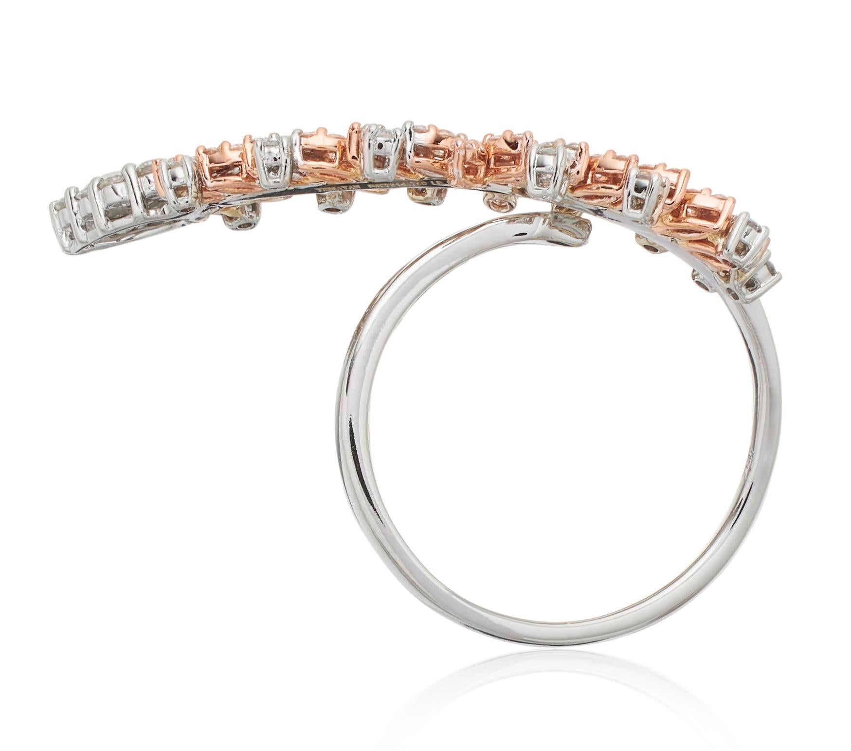 Yessayan, Moderner Design Weißer und rosa Diamant-Statement-Fingerring  (Rundschliff) im Angebot