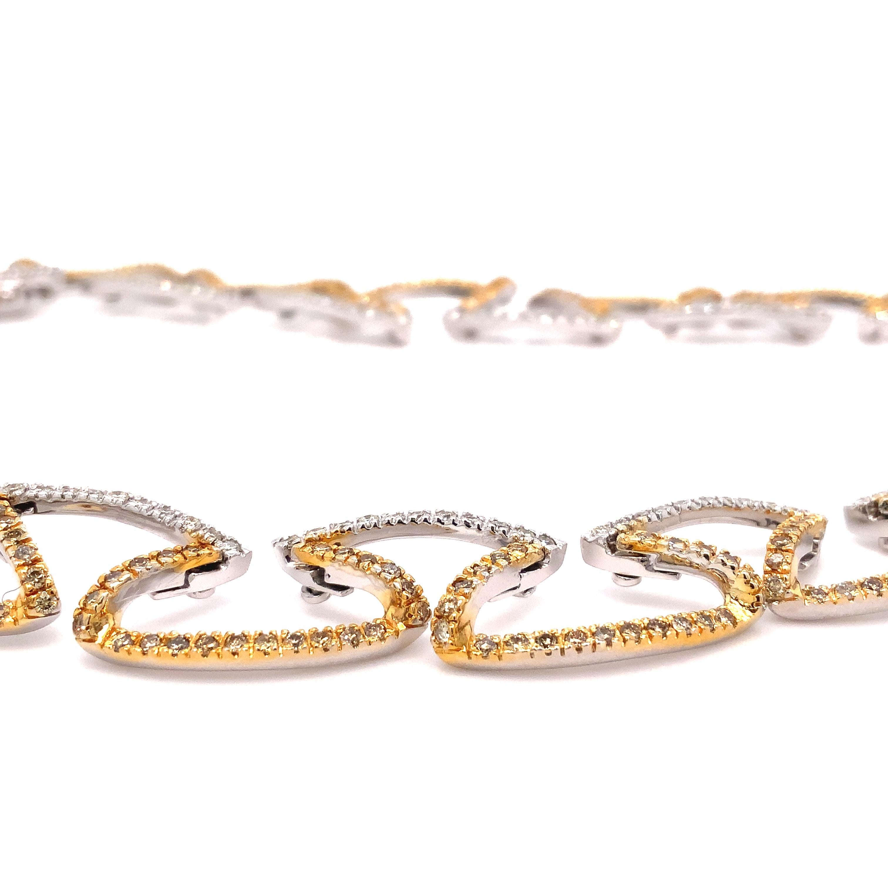 White and Fancy Yellow Diamond Choker Necklace Set in 18 Karat White Gold In Excellent Condition For Sale In Los Gatos, CA